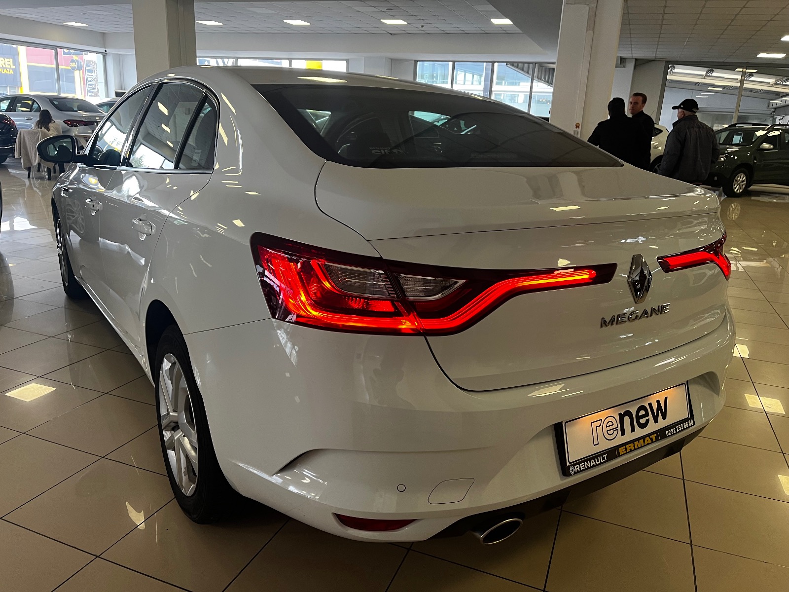 2019 Benzin Manuel Renault Megane Beyaz Ermat Motorlu Araçlar ve Tarım Ürünleri Sanayi Ticaret A.Ş.