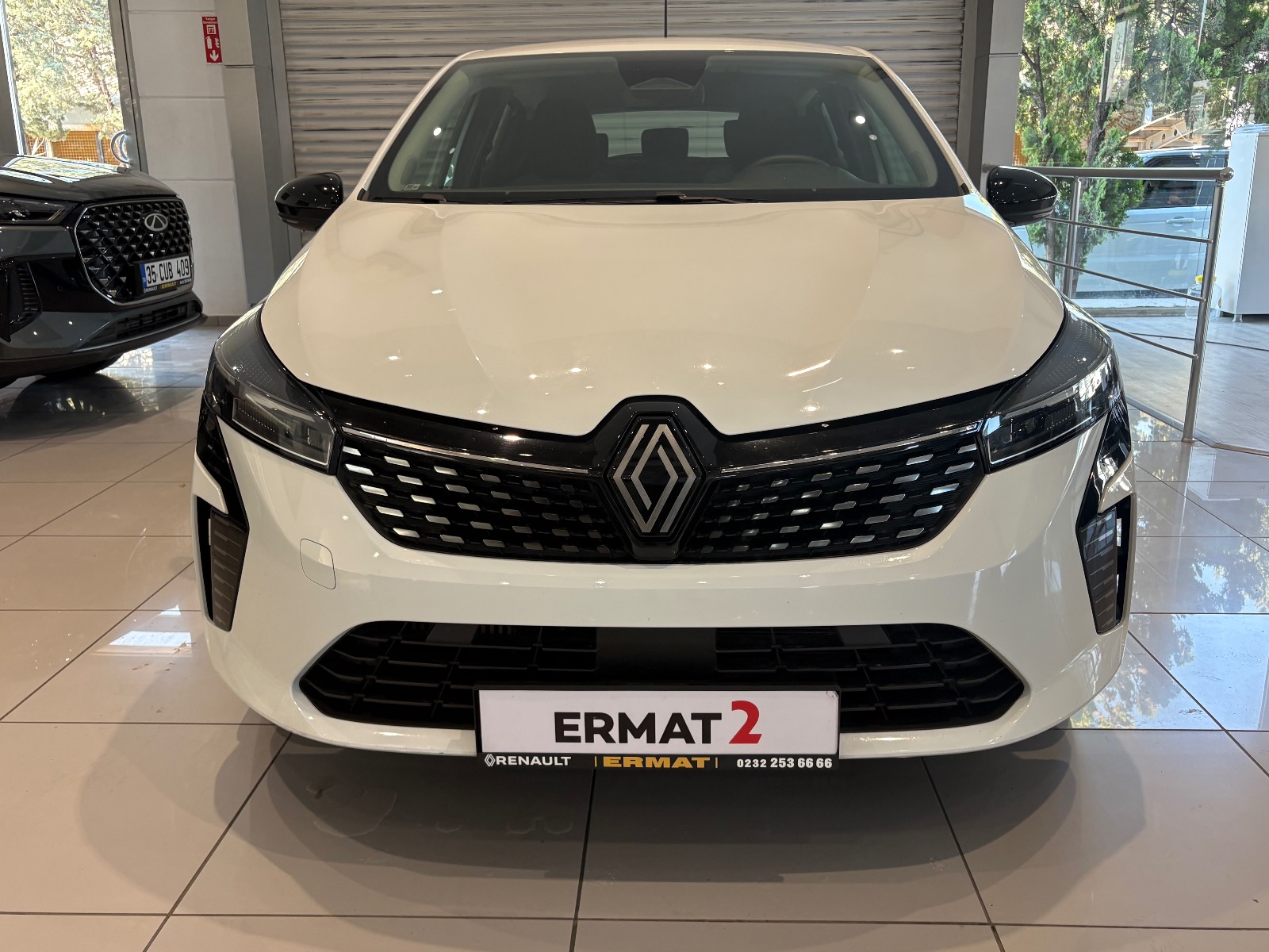 2025 Benzin Otomatik Renault Clio Beyaz Ermat Motorlu Araçlar ve Tarım Ürünleri Sanayi Ticaret A.Ş.