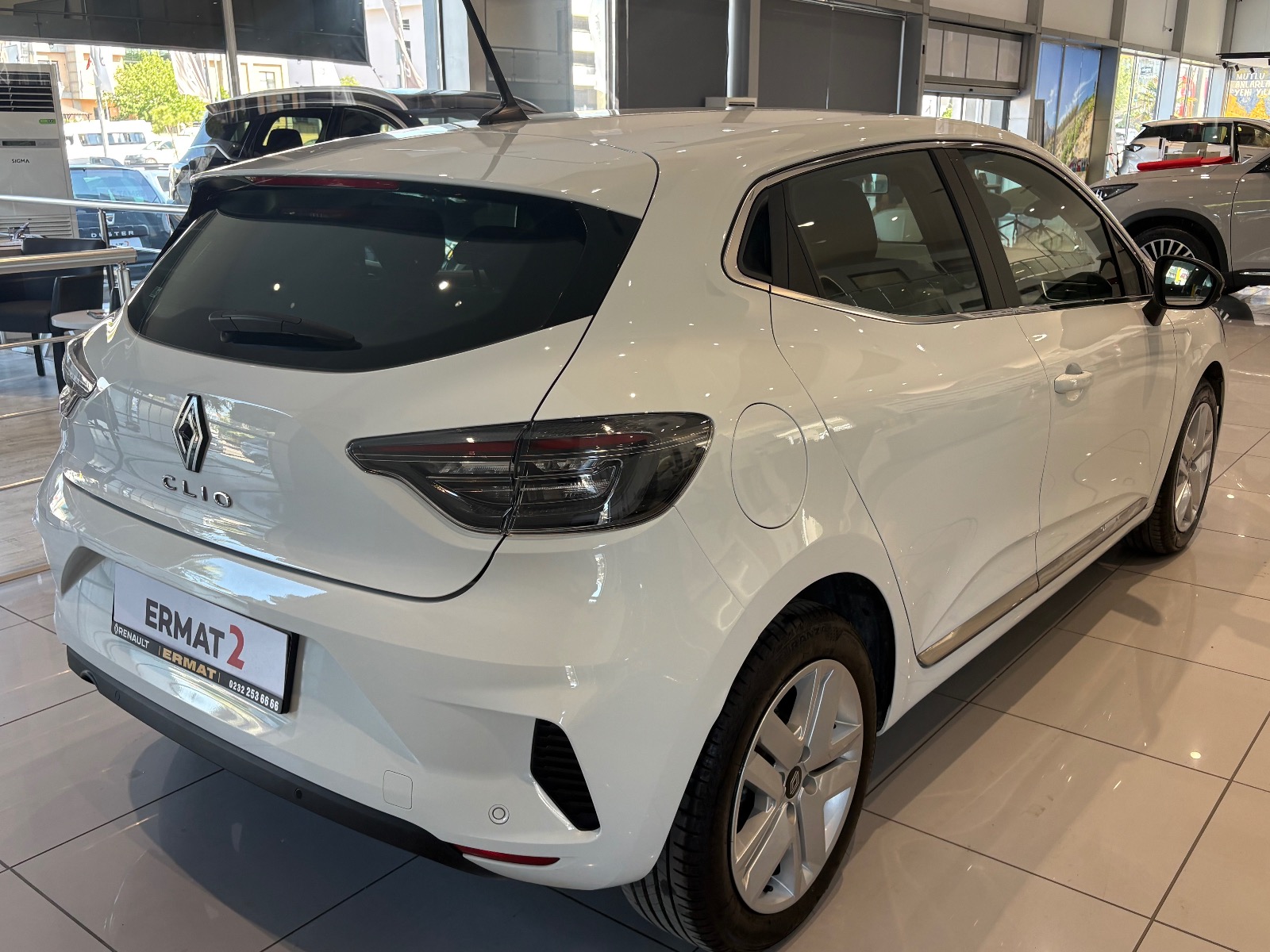 2025 Benzin Otomatik Renault Clio Beyaz Ermat Motorlu Araçlar ve Tarım Ürünleri Sanayi Ticaret A.Ş.