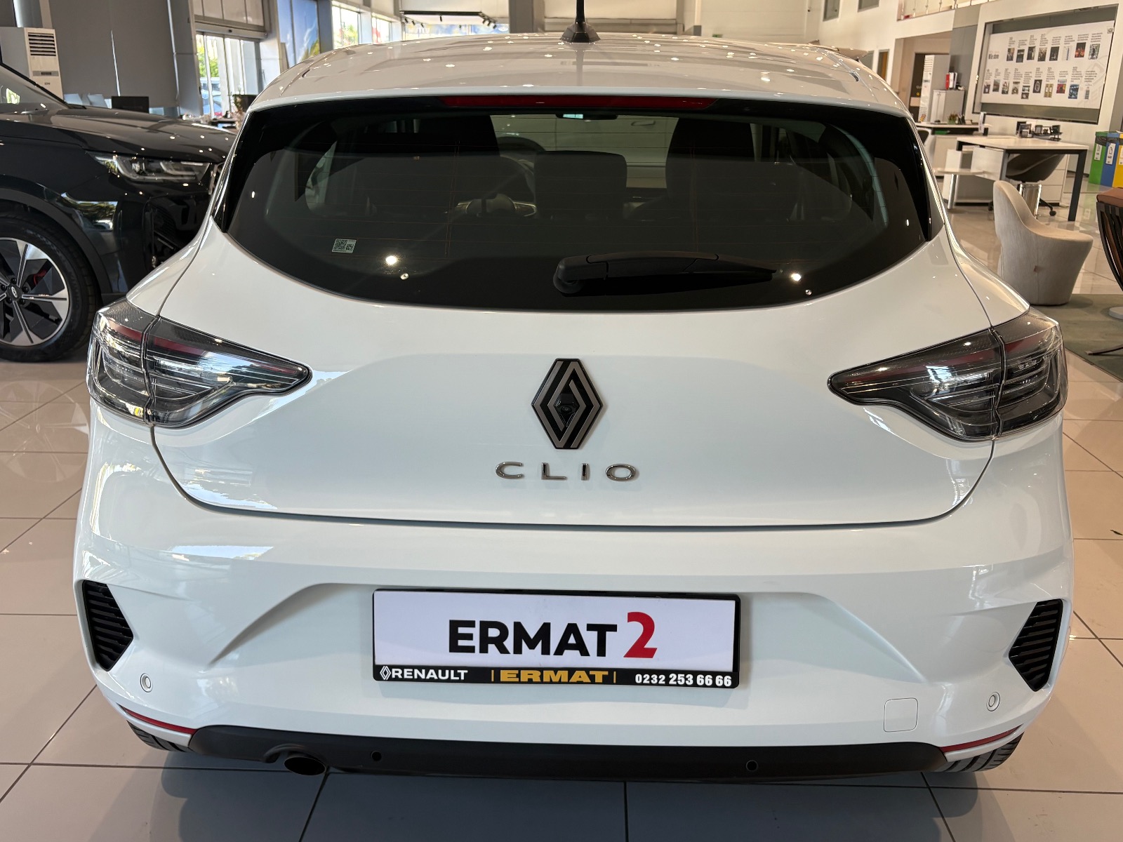 2025 Benzin Otomatik Renault Clio Beyaz Ermat Motorlu Araçlar ve Tarım Ürünleri Sanayi Ticaret A.Ş.