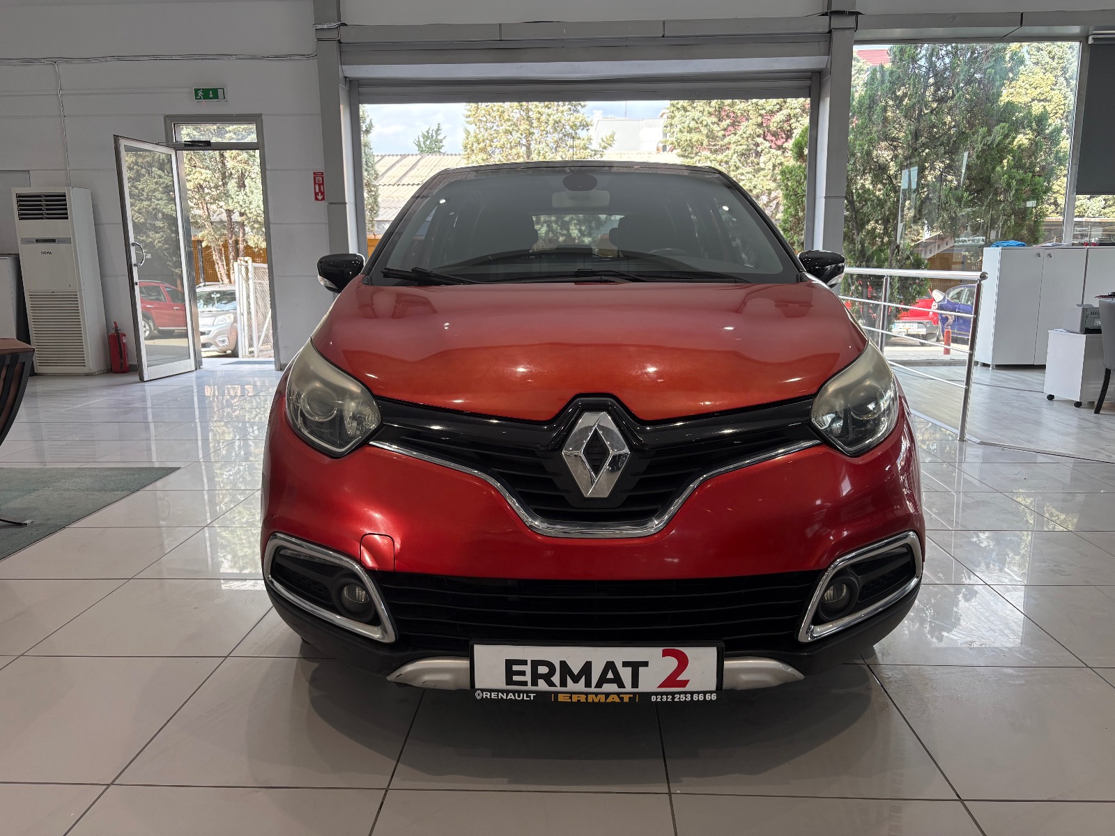2015 Dizel Manuel Renault Captur Kırmızı Ermat Motorlu Araçlar ve Tarım Ürünleri Sanayi Ticaret A.Ş.
