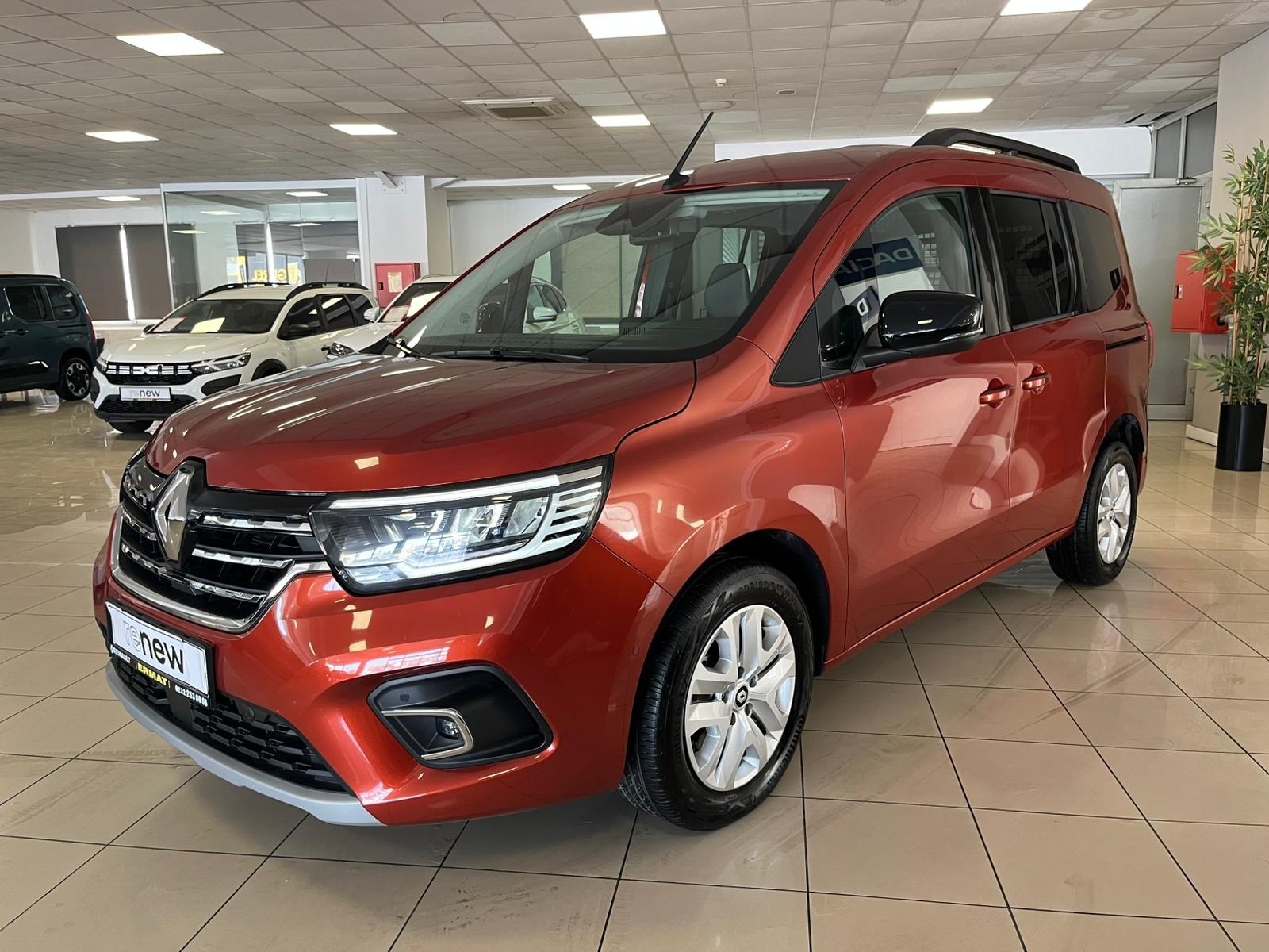 2024 Benzin Otomatik Renault Kangoo Multix Kahverengi Ermat Motorlu Araçlar ve Tarım Ürünleri Sanayi Ticaret A.Ş.