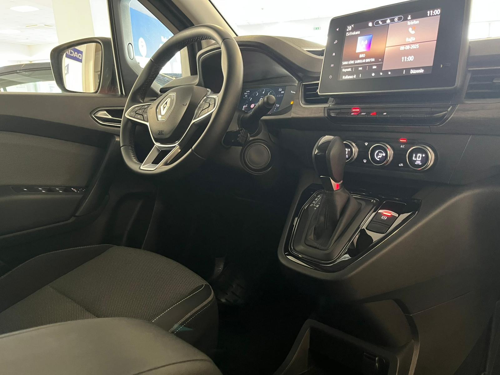 2024 Benzin Otomatik Renault Kangoo Multix Kahverengi Ermat Motorlu Araçlar ve Tarım Ürünleri Sanayi Ticaret A.Ş.