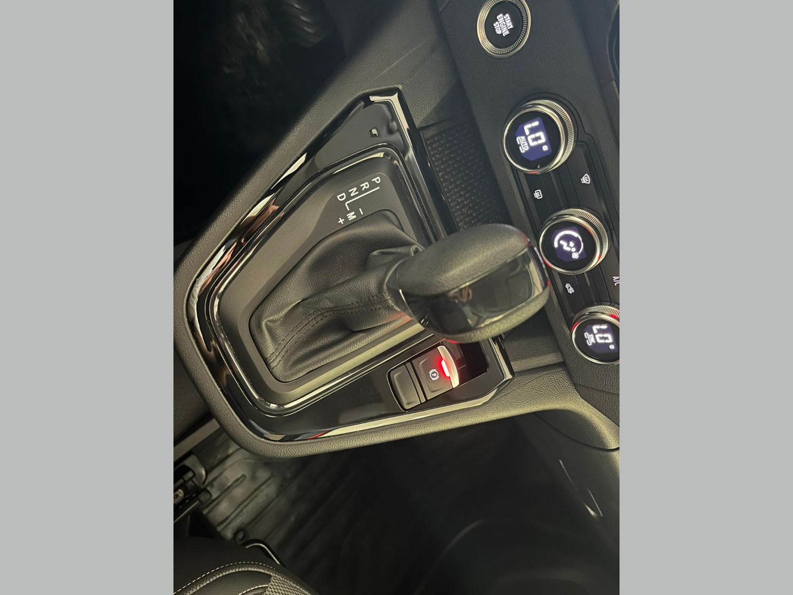 2024 Benzin Otomatik Renault Kangoo Multix Kahverengi Ermat Motorlu Araçlar ve Tarım Ürünleri Sanayi Ticaret A.Ş.