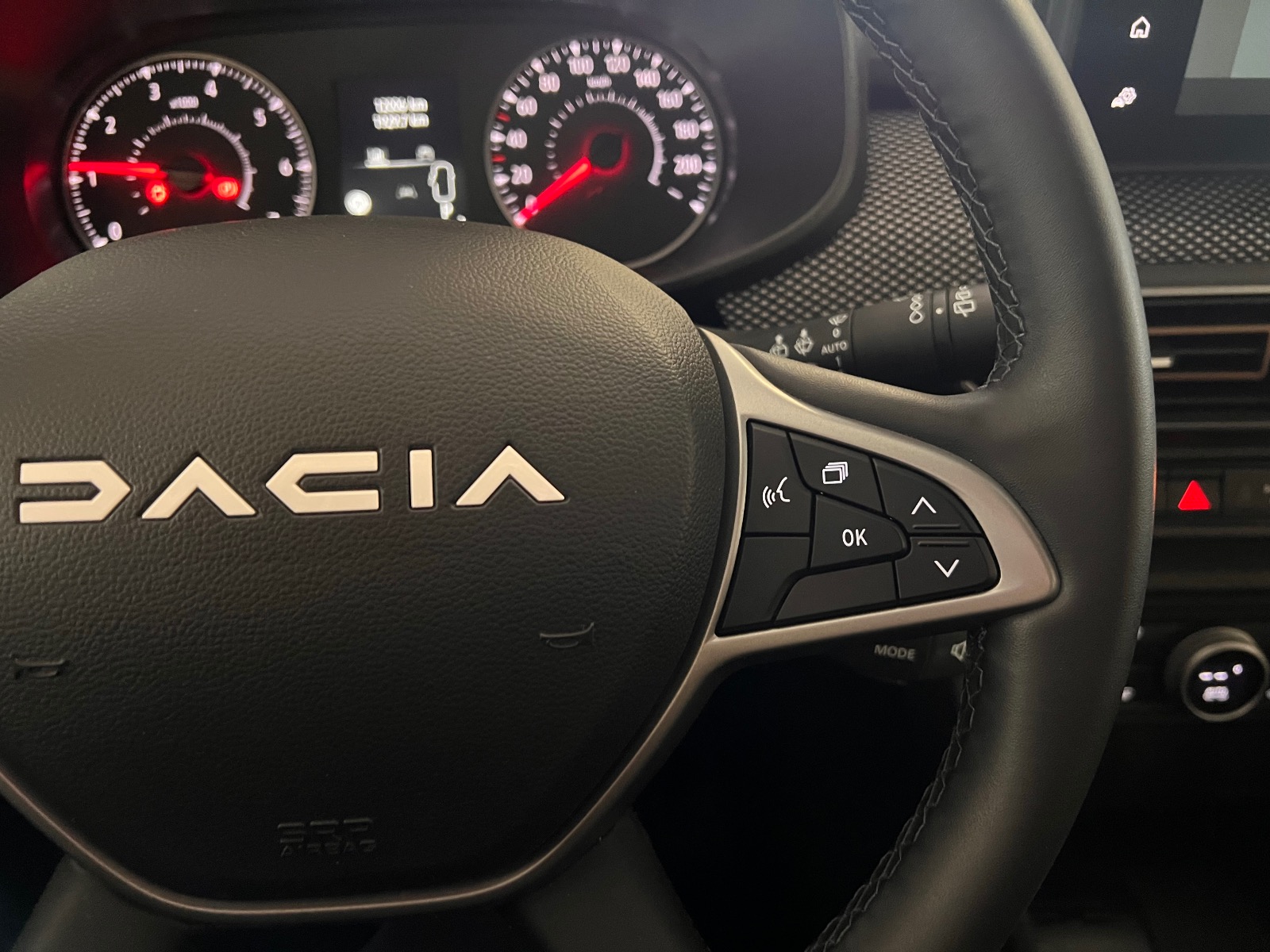 2024 Benzin Otomatik Dacia Sandero Bej Ermat Motorlu Araçlar ve Tarım Ürünleri Sanayi Ticaret A.Ş.