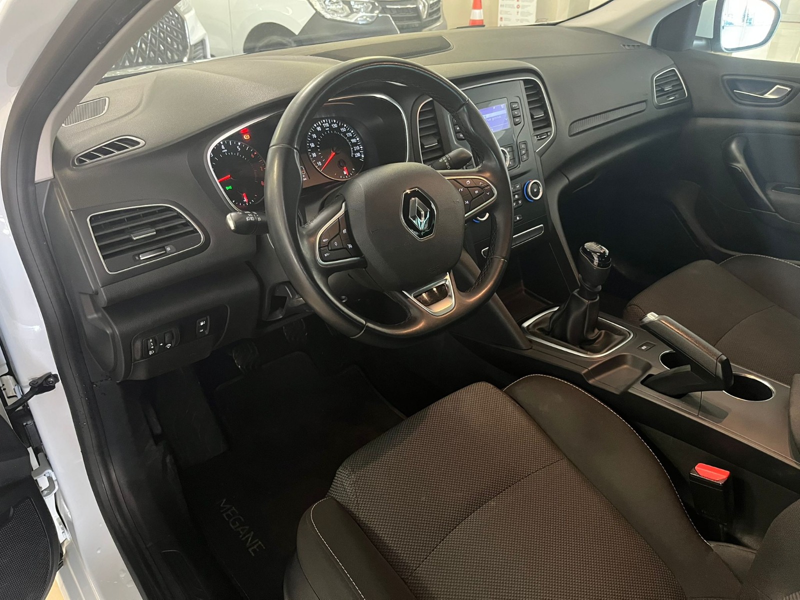 2022 Benzin Manuel Renault Megane Beyaz Ermat Motorlu Araçlar ve Tarım Ürünleri Sanayi Ticaret A.Ş.