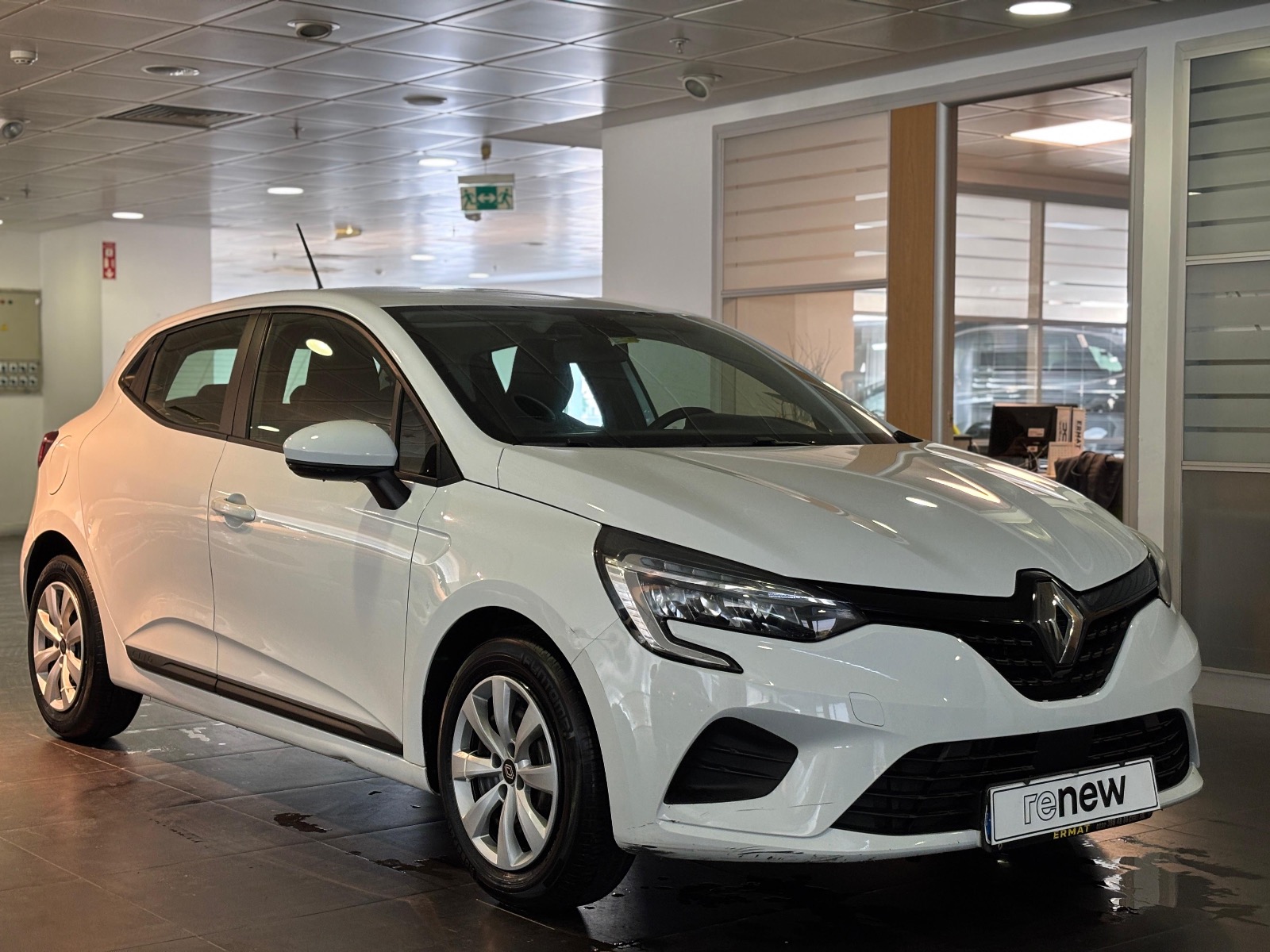 2022 Benzin Manuel Renault Clio Beyaz Ermat Motorlu Araçlar ve Tarım Ürünleri Sanayi Ticaret A.Ş.