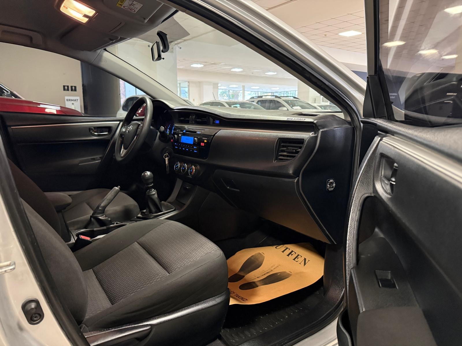 2013 Benzin Manuel Toyota Corolla Gümüş Gri Ermat Motorlu Araçlar ve Tarım Ürünleri Sanayi Ticaret A.Ş.