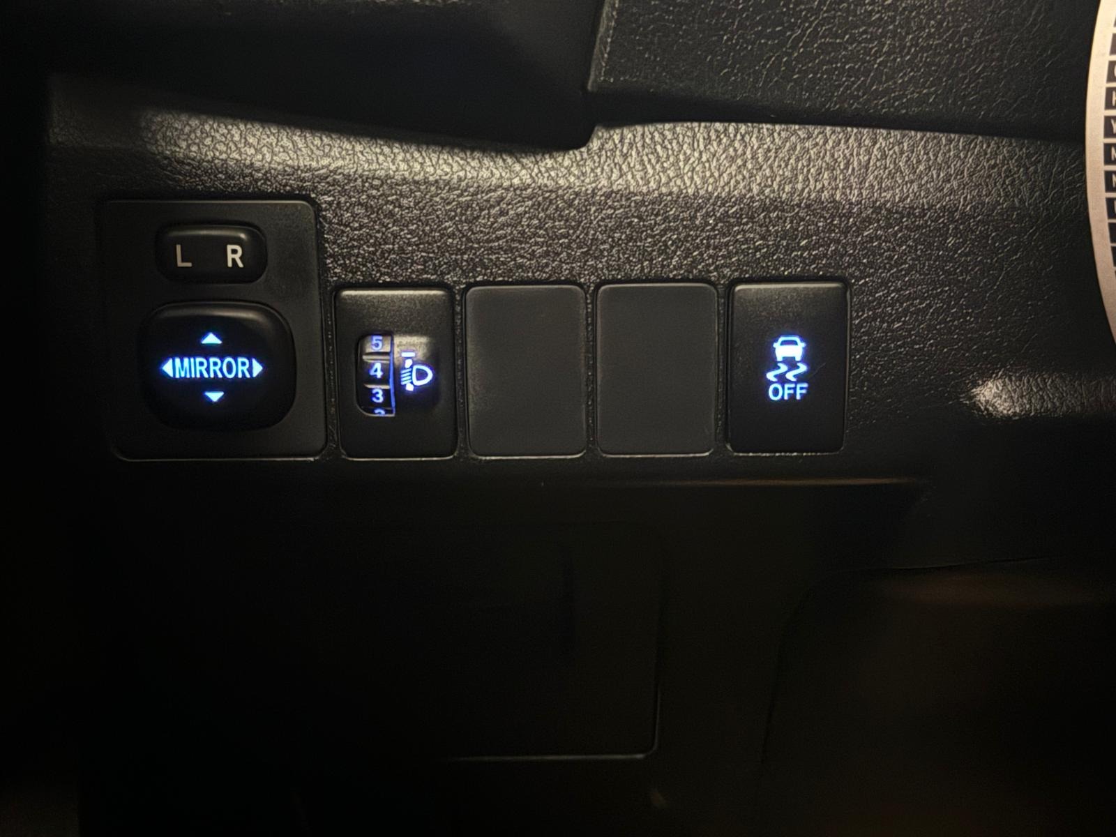 2013 Benzin Manuel Toyota Corolla Gümüş Gri Ermat Motorlu Araçlar ve Tarım Ürünleri Sanayi Ticaret A.Ş.