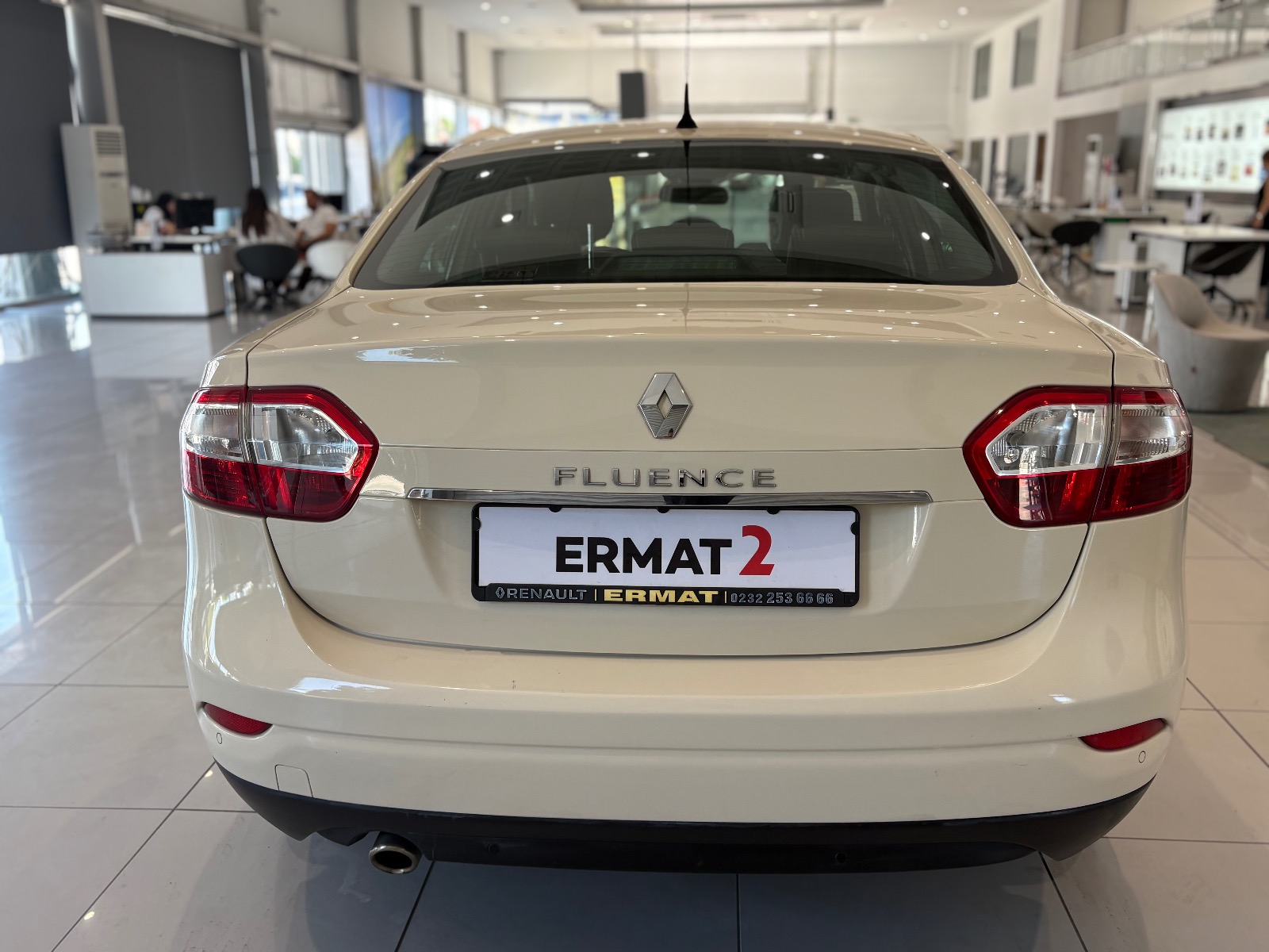 2013 Benzin Otomatik Renault Fluence Bej Ermat Motorlu Araçlar ve Tarım Ürünleri Sanayi Ticaret A.Ş.