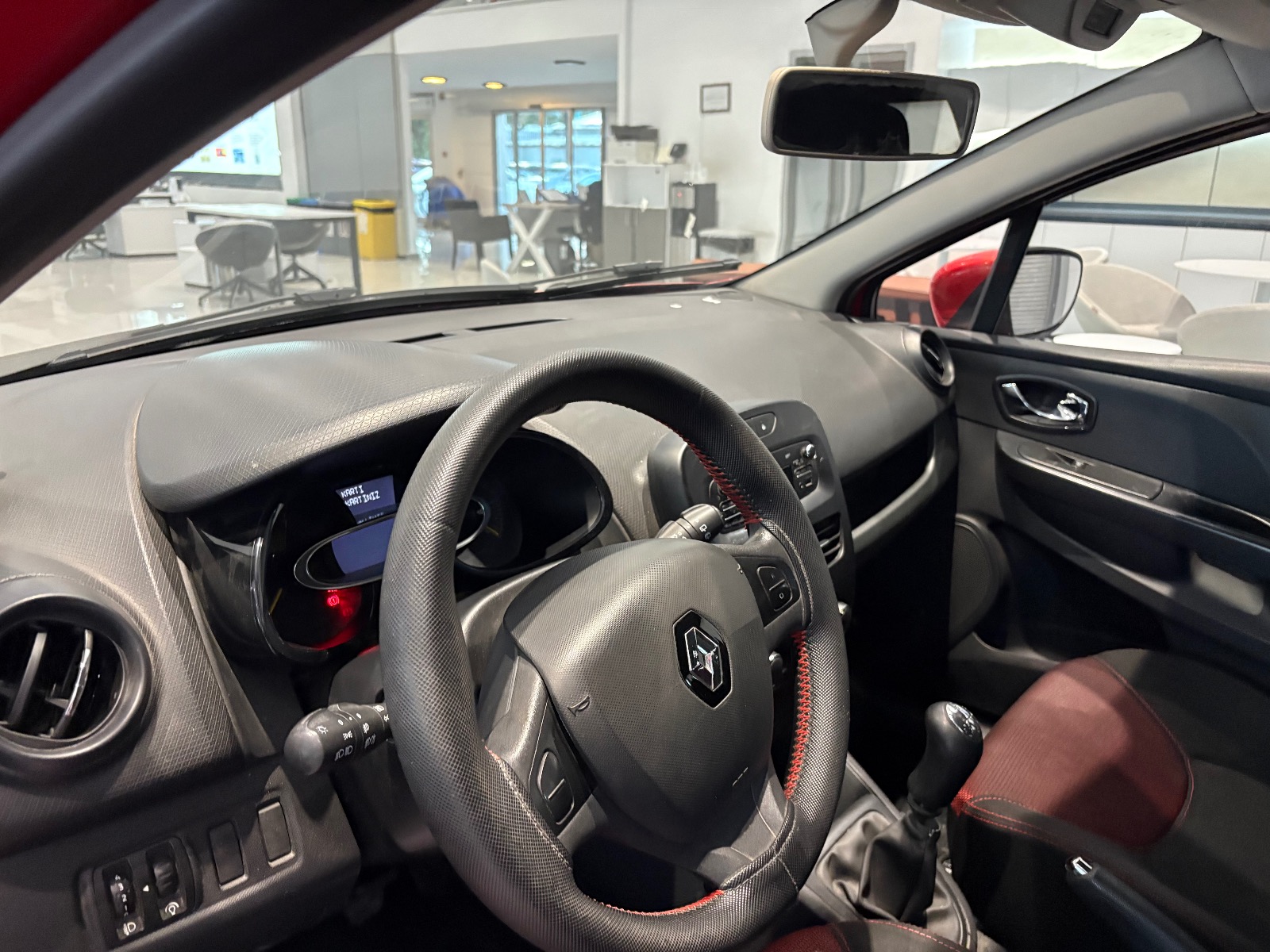 2012 Benzin Manuel Renault Clio Kırmızı Ermat Motorlu Araçlar ve Tarım Ürünleri Sanayi Ticaret A.Ş.