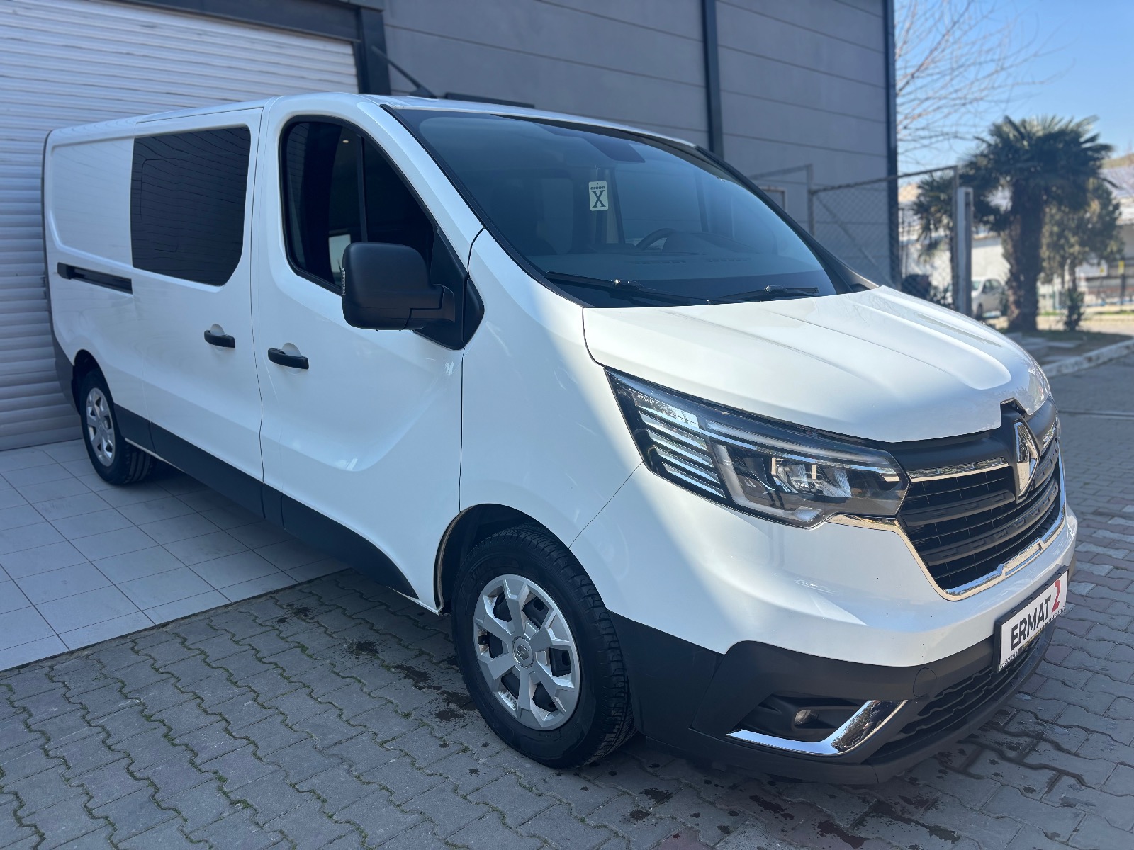 2023 Dizel Otomatik Renault Trafic Beyaz Ermat Motorlu Araçlar ve Tarım Ürünleri Sanayi Ticaret A.Ş.