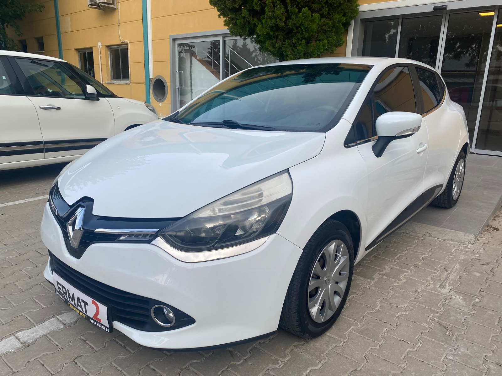 2016 Benzin Manuel Renault Clio Beyaz Ermat Motorlu Araçlar ve Tarım Ürünleri Sanayi Ticaret A.Ş.