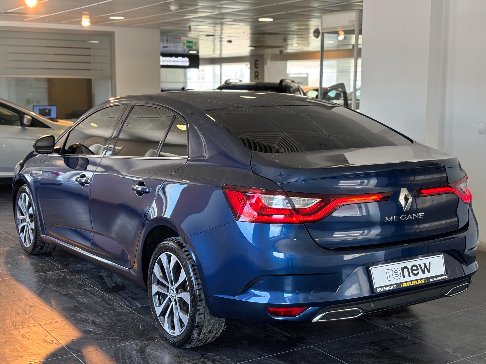 2023 Benzin Otomatik Renault Megane Lacivert Ermat Motorlu Araçlar ve Tarım Ürünleri Sanayi Ticaret A.Ş.
