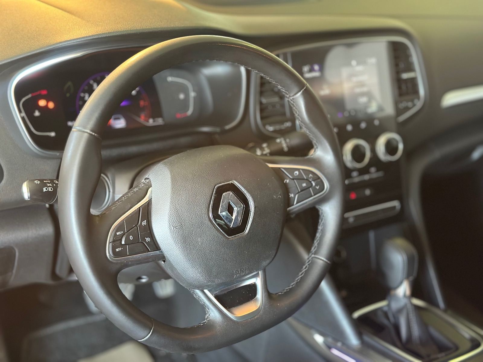 2023 Benzin Otomatik Renault Megane Lacivert Ermat Motorlu Araçlar ve Tarım Ürünleri Sanayi Ticaret A.Ş.