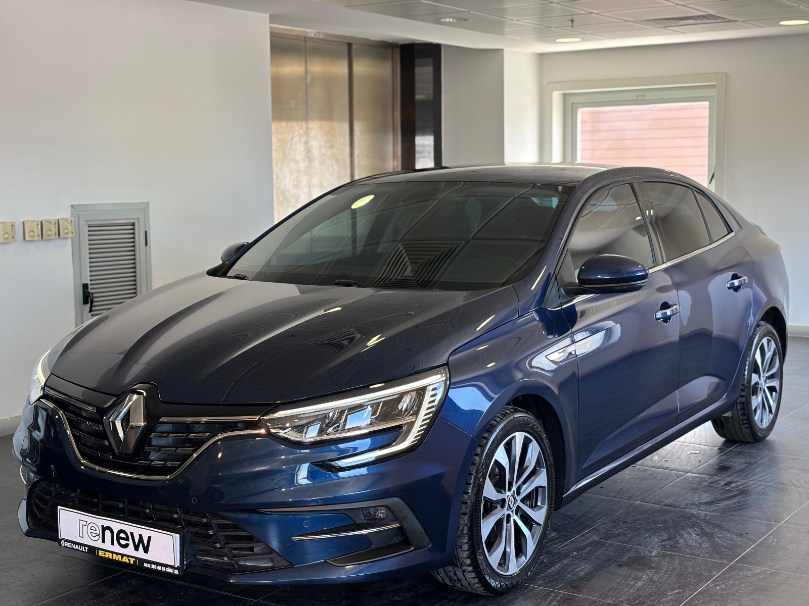 2023 Benzin Otomatik Renault Megane Lacivert Ermat Motorlu Araçlar ve Tarım Ürünleri Sanayi Ticaret A.Ş.