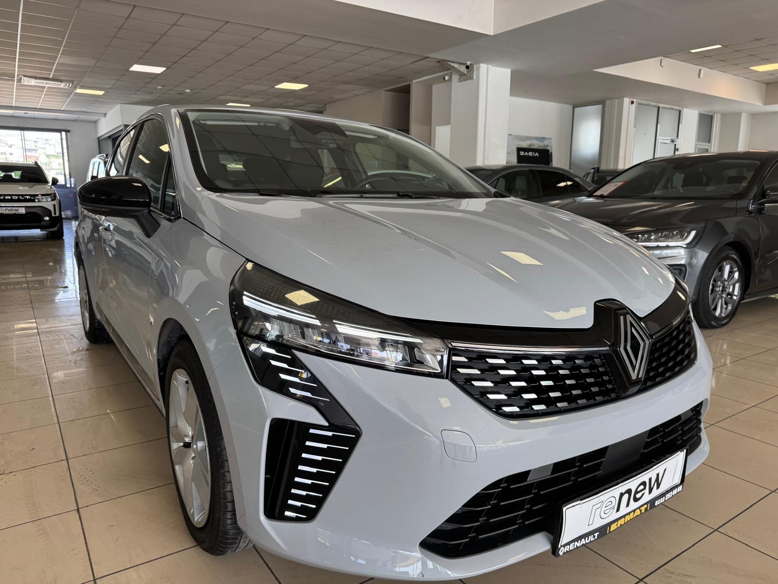 2025 Benzin Otomatik Renault Clio Gri Ermat Motorlu Araçlar ve Tarım Ürünleri Sanayi Ticaret A.Ş.