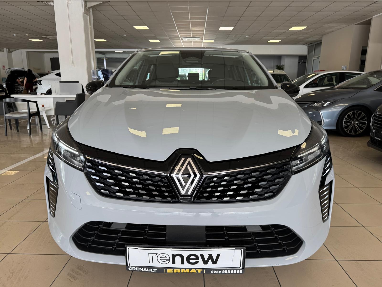 2025 Benzin Otomatik Renault Clio Gri Ermat Motorlu Araçlar ve Tarım Ürünleri Sanayi Ticaret A.Ş.