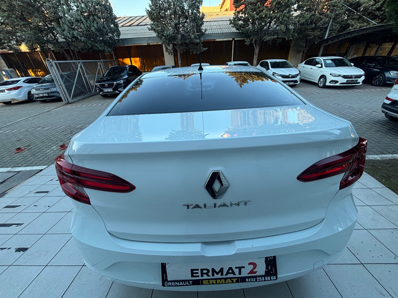 2022 Benzin Manuel Renault Taliant Beyaz Ermat Motorlu Araçlar ve Tarım Ürünleri Sanayi Ticaret A.Ş.