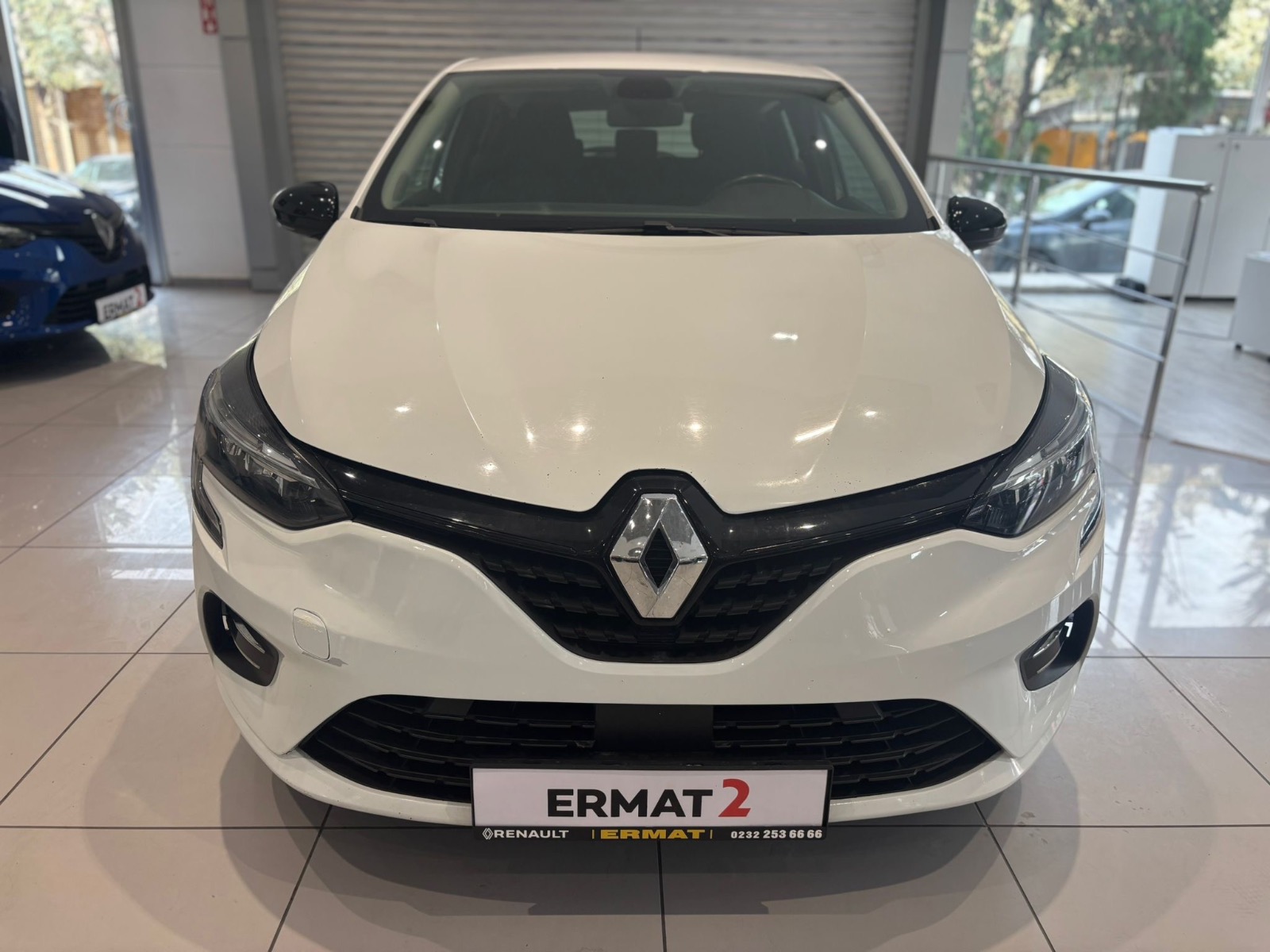 2023 Benzin Manuel Renault Clio Beyaz Ermat Motorlu Araçlar ve Tarım Ürünleri Sanayi Ticaret A.Ş.