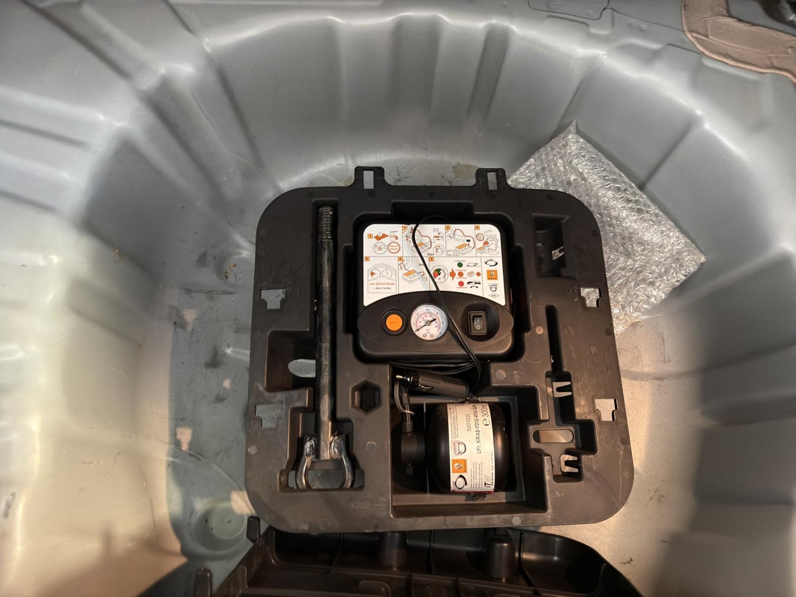 2023 Benzin Manuel Renault Clio Beyaz Ermat Motorlu Araçlar ve Tarım Ürünleri Sanayi Ticaret A.Ş.