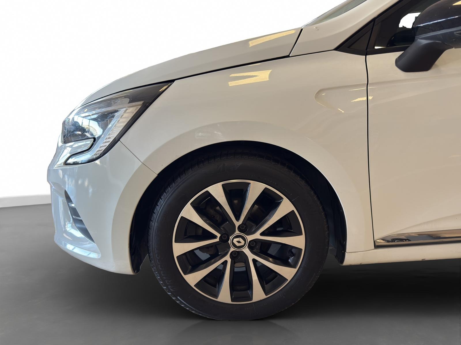 2023 Benzin Manuel Renault Clio Beyaz Ermat Motorlu Araçlar ve Tarım Ürünleri Sanayi Ticaret A.Ş.