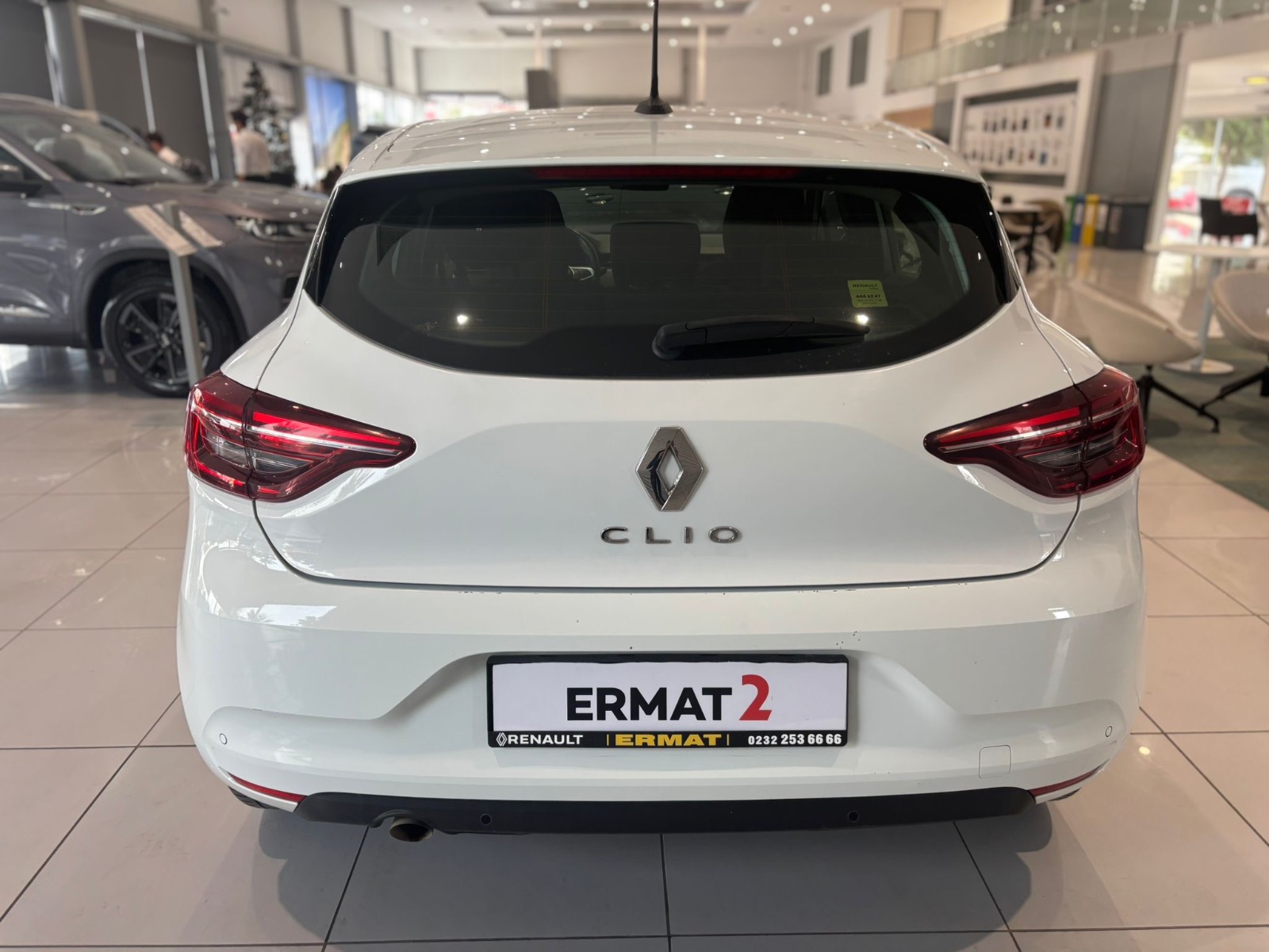 2023 Benzin Manuel Renault Clio Beyaz Ermat Motorlu Araçlar ve Tarım Ürünleri Sanayi Ticaret A.Ş.