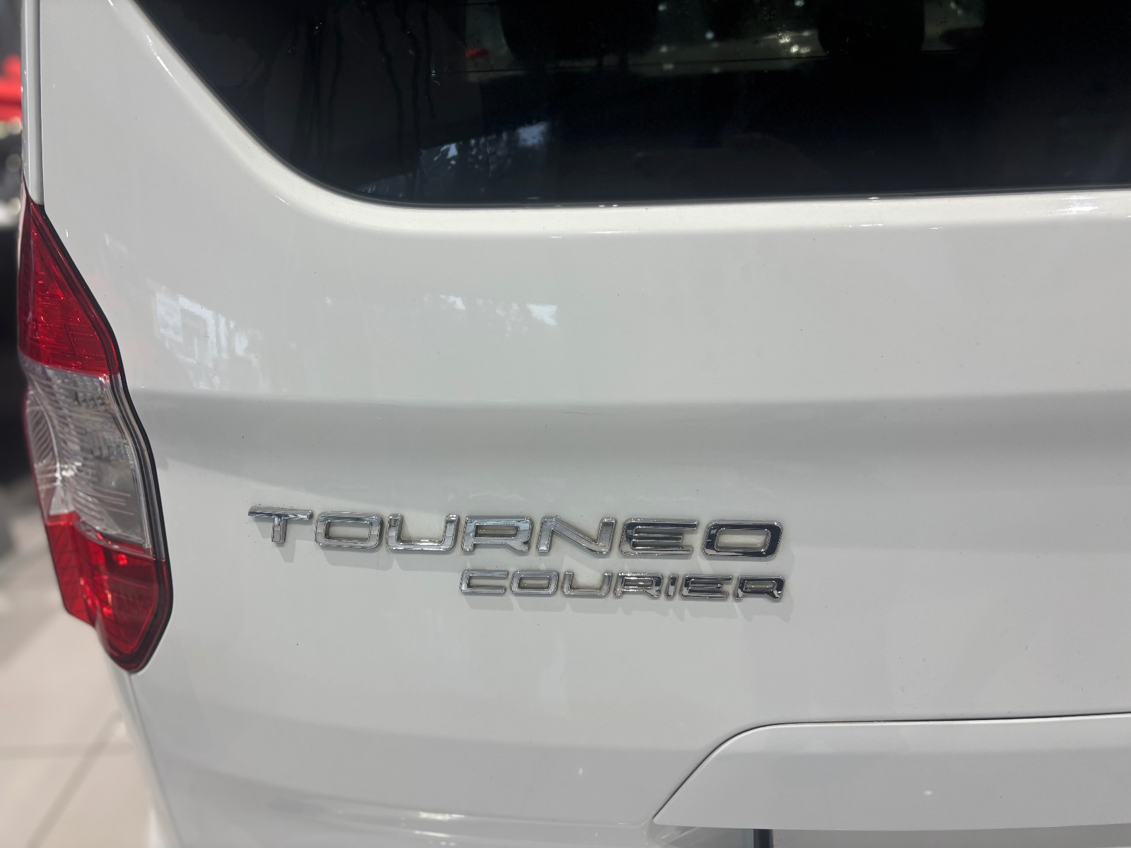 2021 Dizel Manuel Ford Tourneo Courier Beyaz Ermat Motorlu Araçlar ve Tarım Ürünleri Sanayi Ticaret A.Ş.