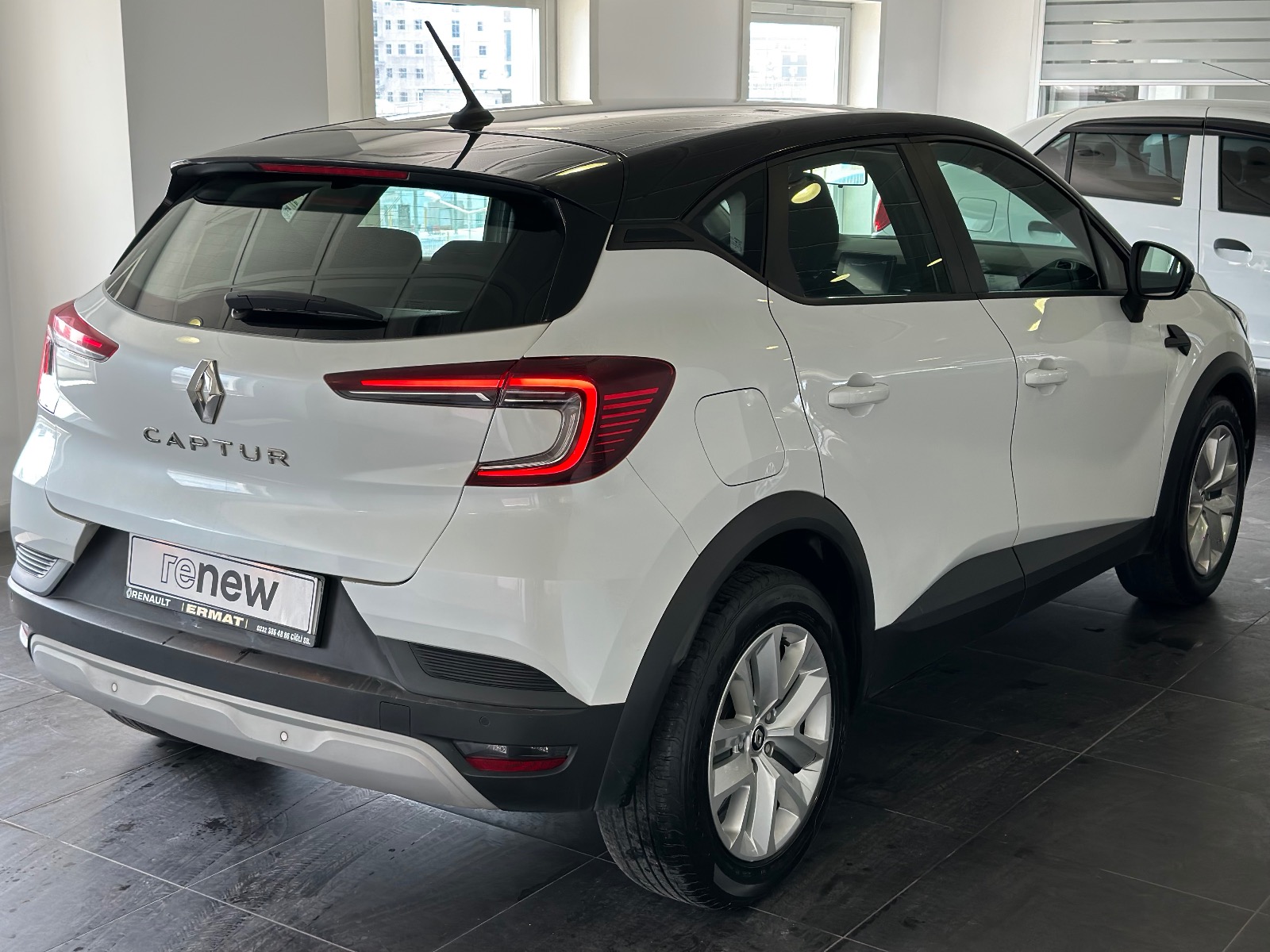 2021 Hybrid Otomatik Renault Captur Beyaz Ermat Motorlu Araçlar ve Tarım Ürünleri Sanayi Ticaret A.Ş.