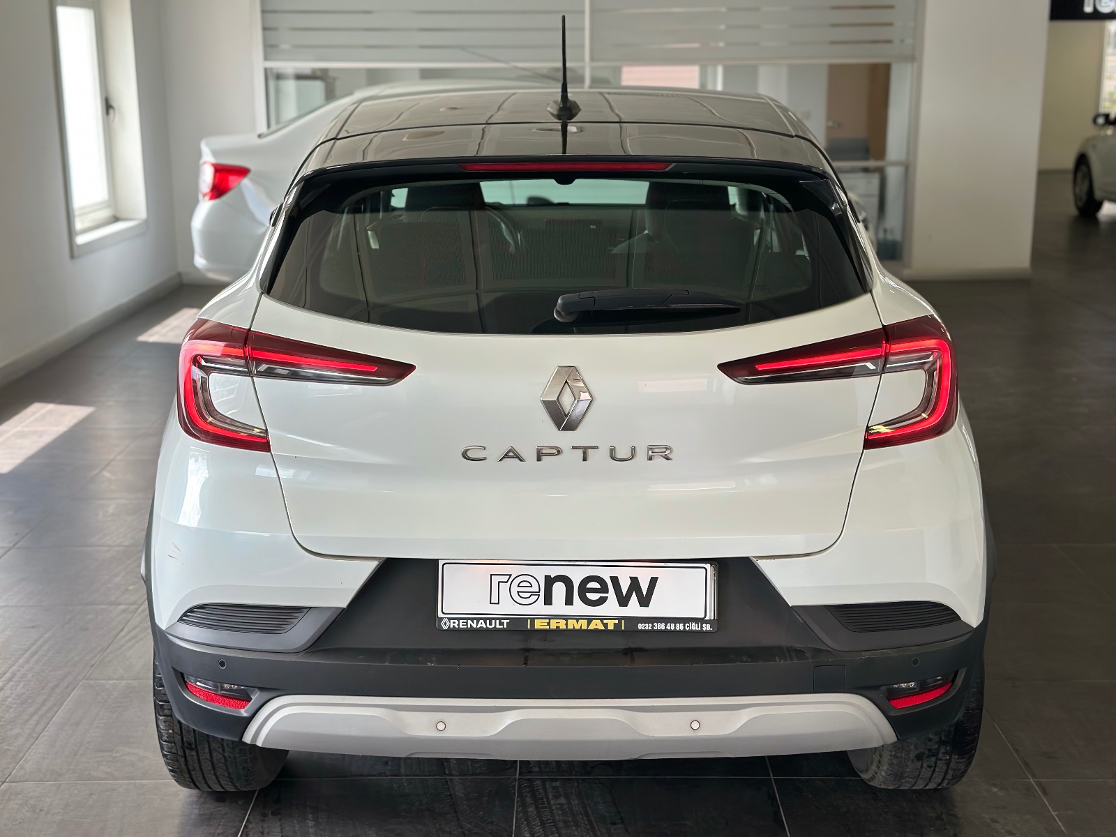 2021 Hybrid Otomatik Renault Captur Beyaz Ermat Motorlu Araçlar ve Tarım Ürünleri Sanayi Ticaret A.Ş.