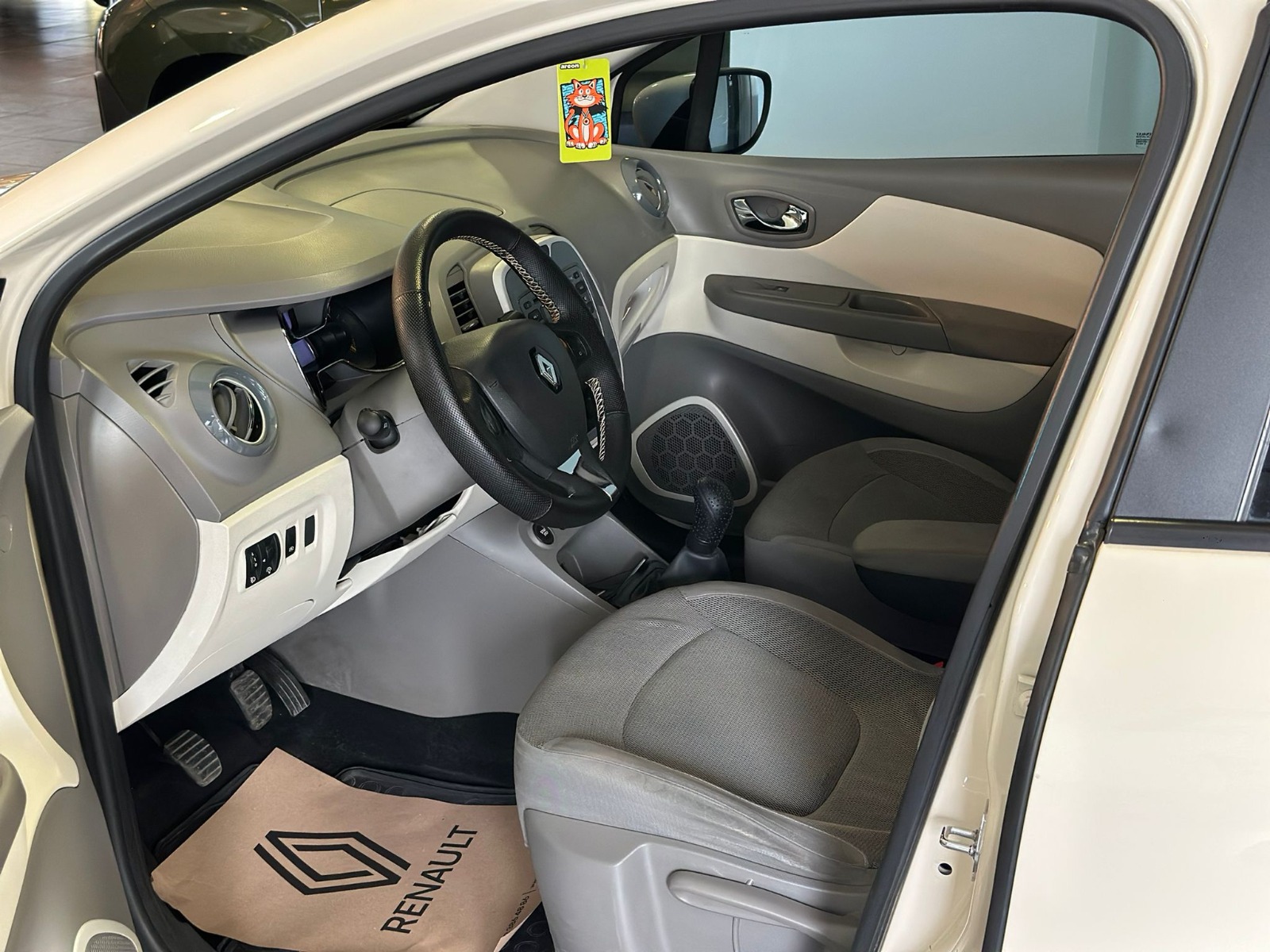 2013 Benzin Manuel Renault Captur Beyaz Ermat Motorlu Araçlar ve Tarım Ürünleri Sanayi Ticaret A.Ş.