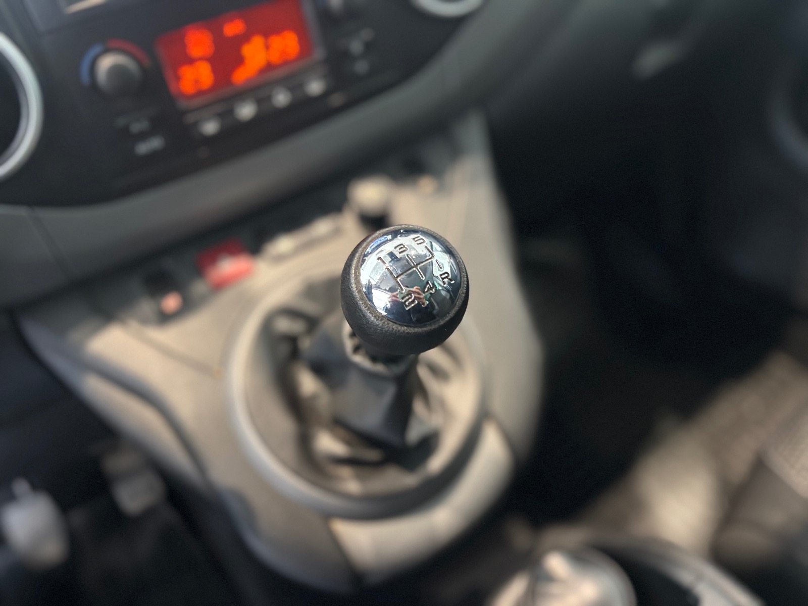 2017 Dizel Manuel Peugeot Partner Gri Ermat Motorlu Araçlar ve Tarım Ürünleri Sanayi Ticaret A.Ş.