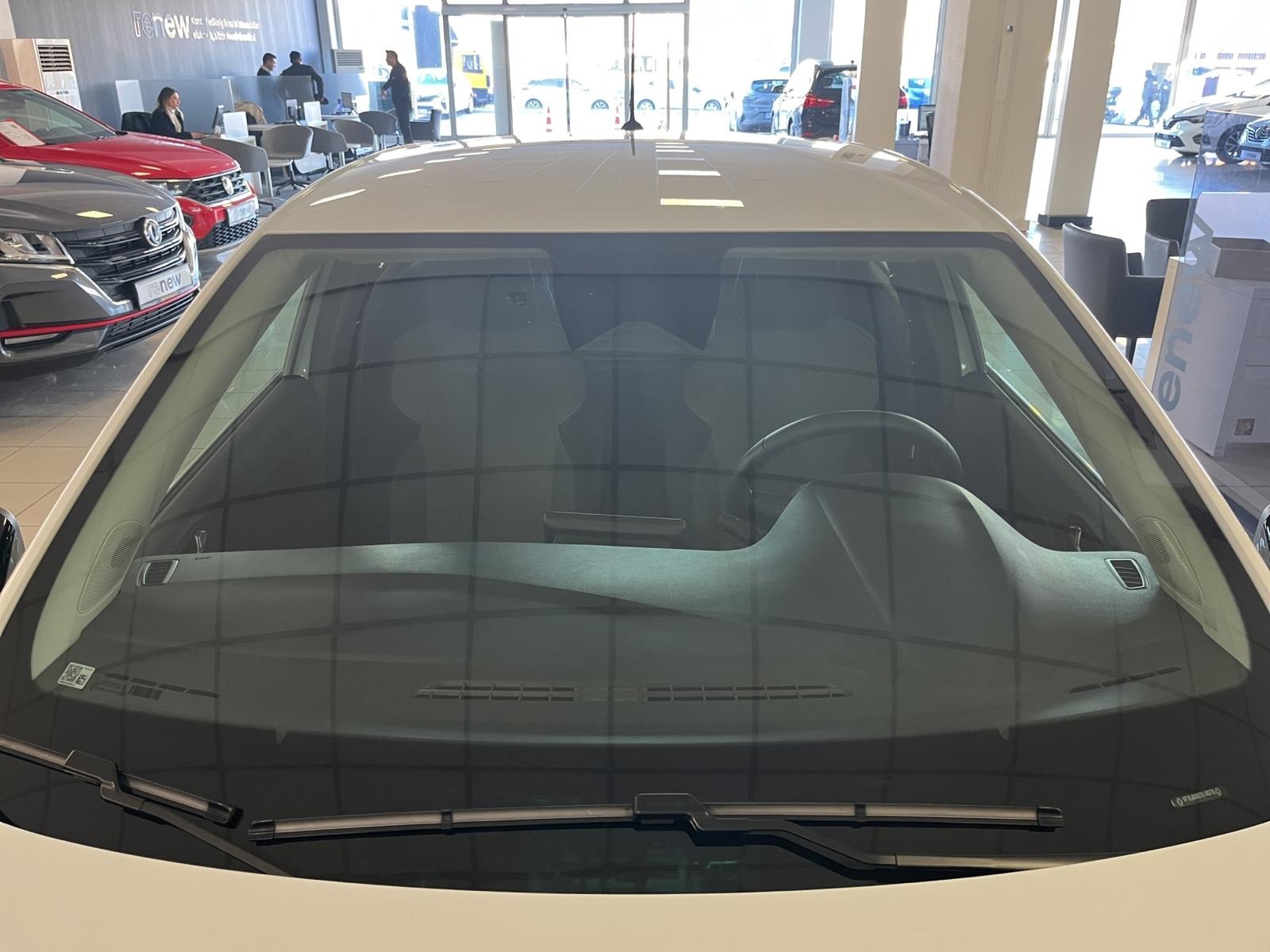 2025 Benzin Otomatik Renault Clio Beyaz Ermat Motorlu Araçlar ve Tarım Ürünleri Sanayi Ticaret A.Ş.