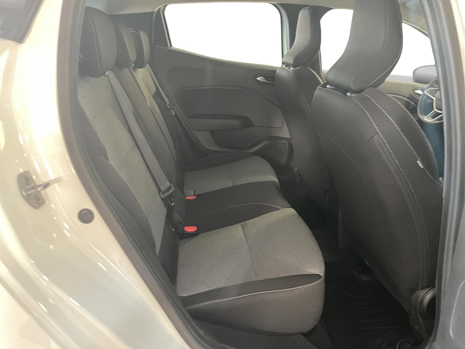 2025 Benzin Otomatik Renault Clio Beyaz Ermat Motorlu Araçlar ve Tarım Ürünleri Sanayi Ticaret A.Ş.