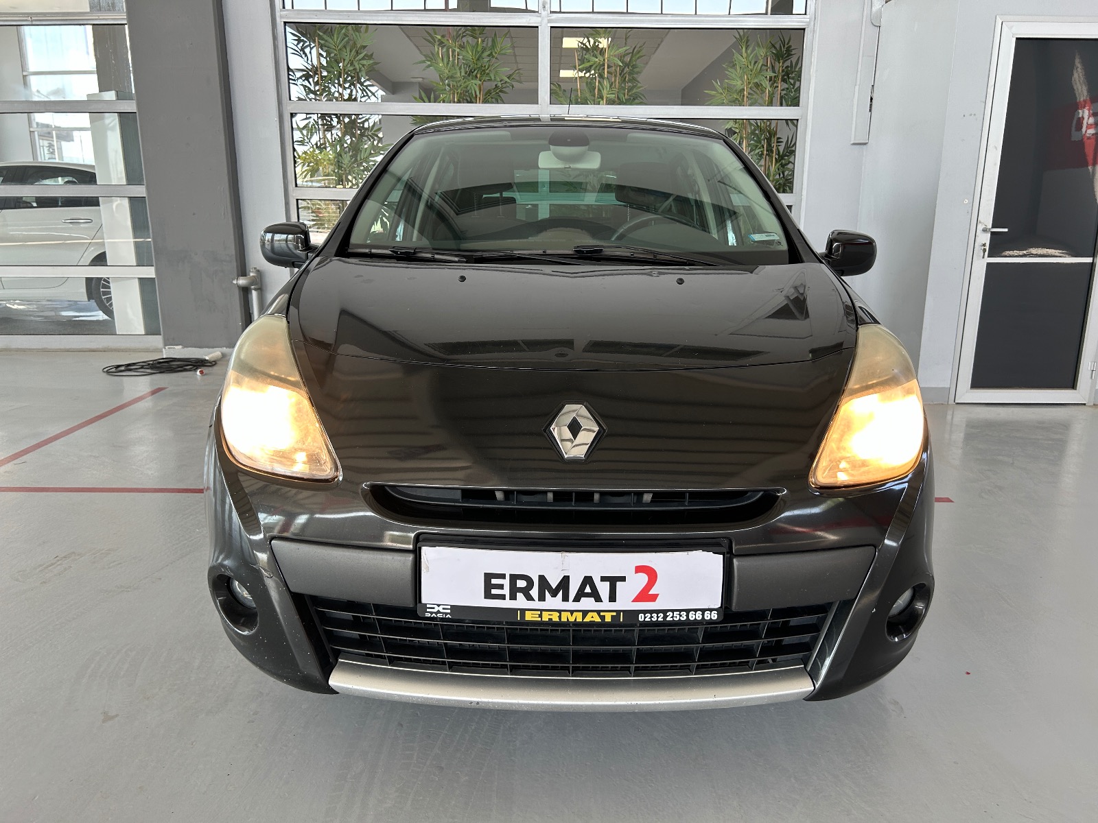 2010 Benzin Manuel Renault Clio Siyah Ermat Motorlu Araçlar ve Tarım Ürünleri Sanayi Ticaret A.Ş.