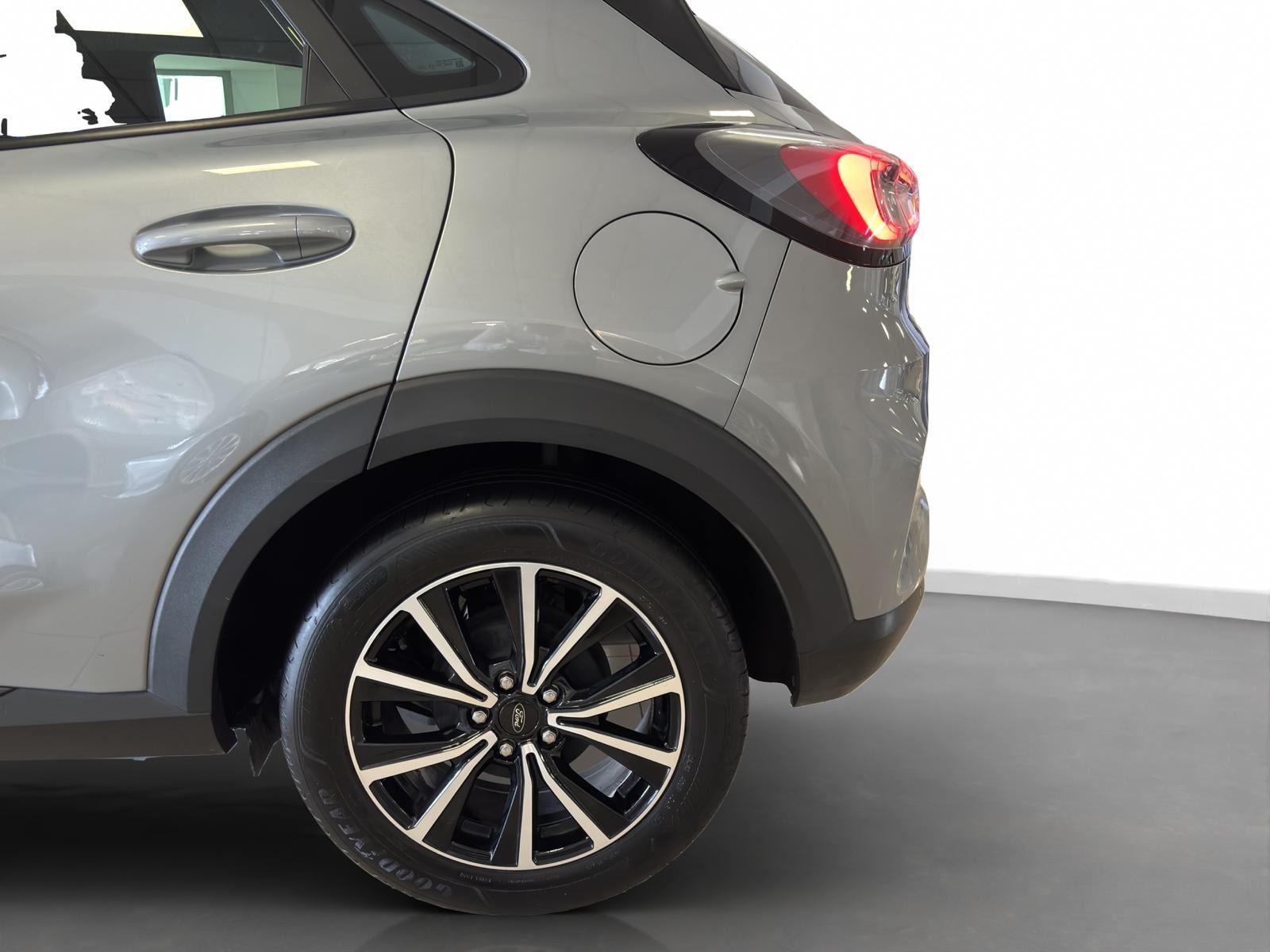 2023 Benzin Otomatik Ford Puma Gri Ermat Motorlu Araçlar ve Tarım Ürünleri Sanayi Ticaret A.Ş.