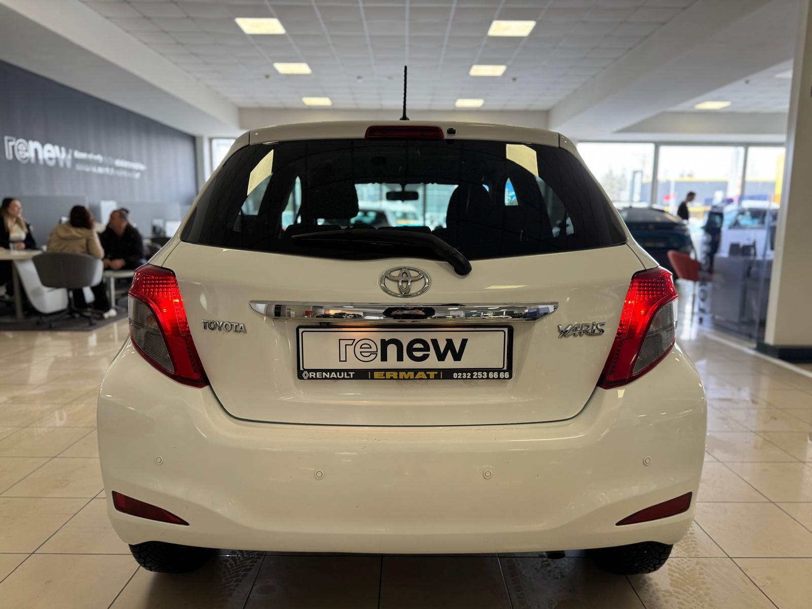 2014 Benzin Otomatik Toyota Yaris Beyaz Ermat Motorlu Araçlar ve Tarım Ürünleri Sanayi Ticaret A.Ş.