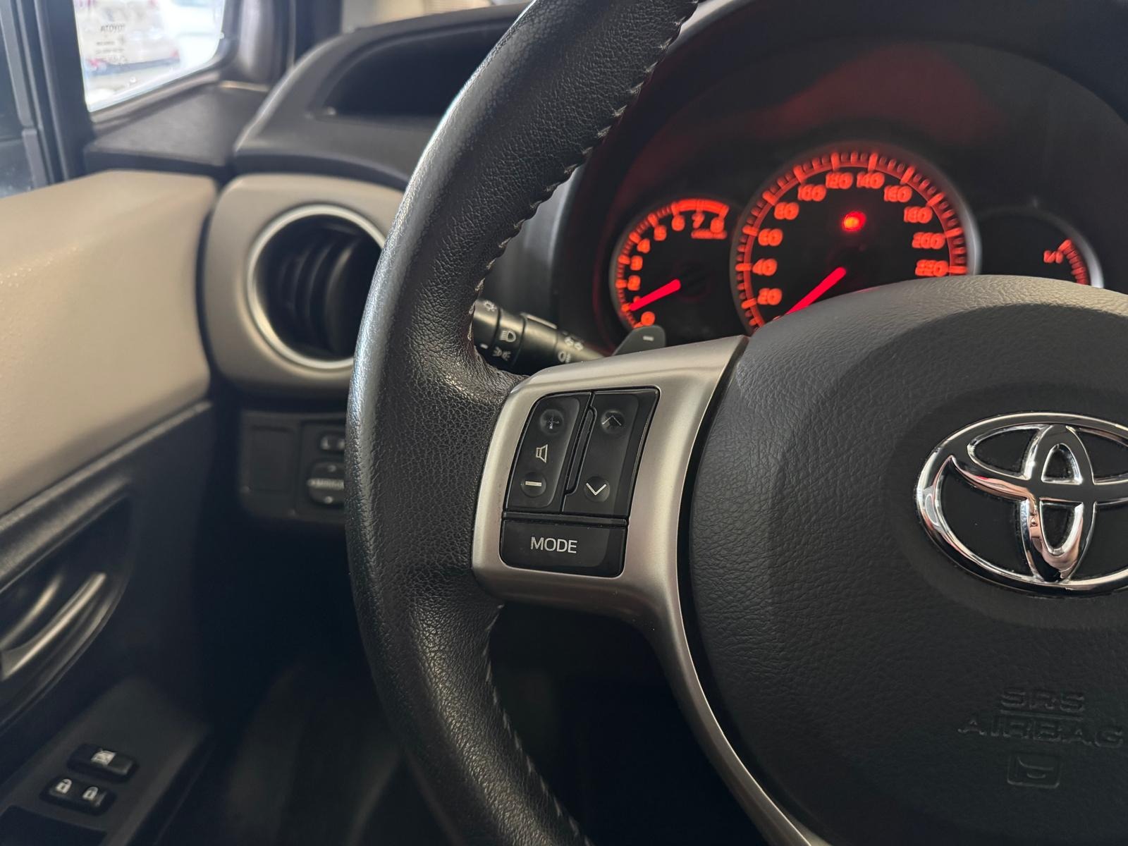 2014 Benzin Otomatik Toyota Yaris Beyaz Ermat Motorlu Araçlar ve Tarım Ürünleri Sanayi Ticaret A.Ş.