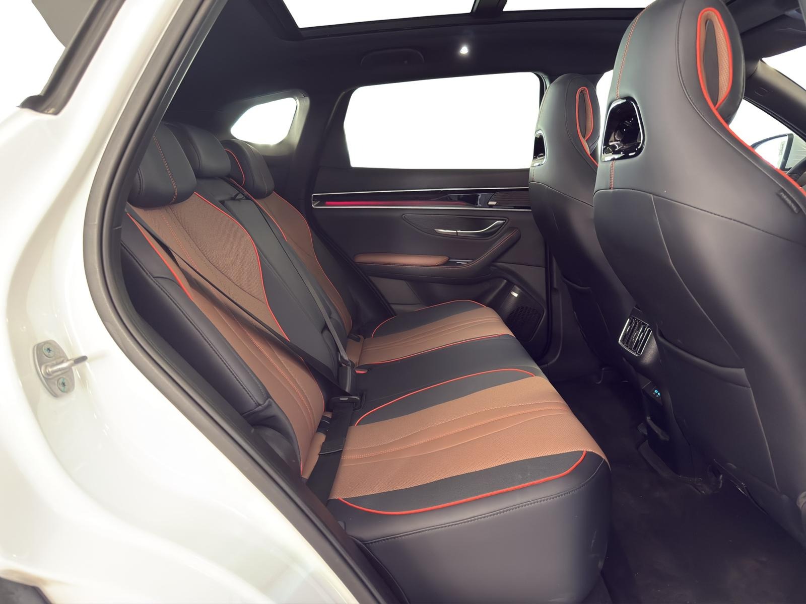 2024 PHEV Otomatik BYD Seal U Beyaz Ermat Motorlu Araçlar ve Tarım Ürünleri Sanayi Ticaret A.Ş.