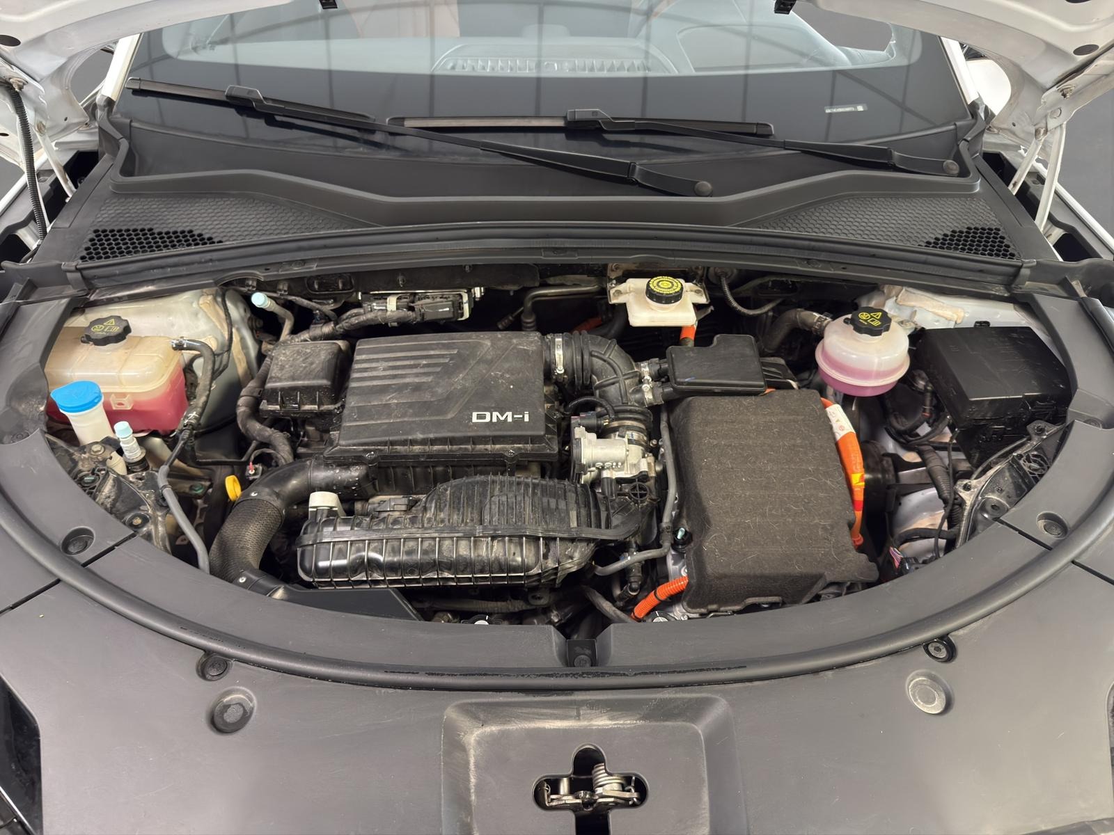 2024 PHEV Otomatik BYD Seal U Beyaz Ermat Motorlu Araçlar ve Tarım Ürünleri Sanayi Ticaret A.Ş.