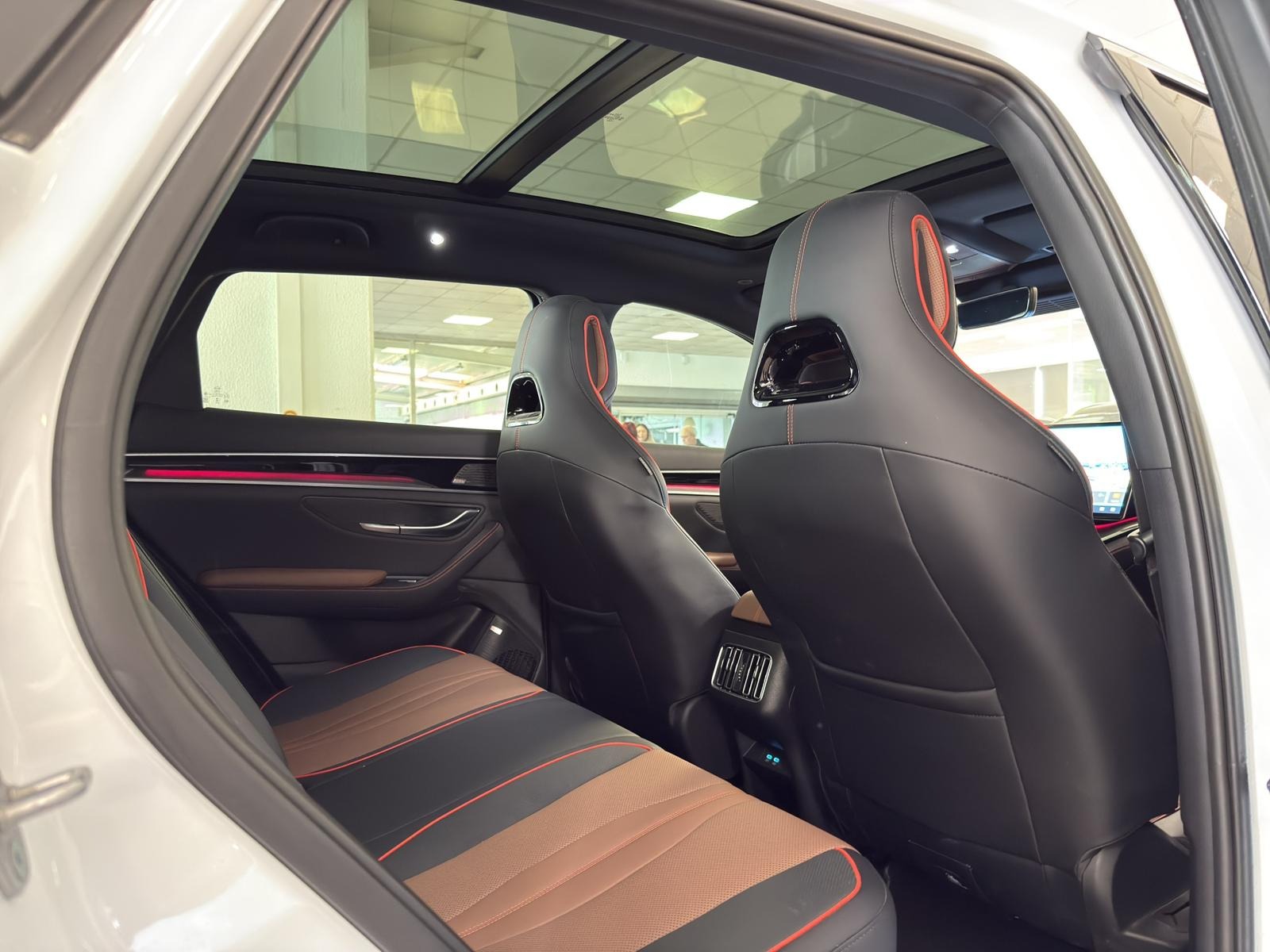 2024 PHEV Otomatik BYD Seal U Beyaz Ermat Motorlu Araçlar ve Tarım Ürünleri Sanayi Ticaret A.Ş.