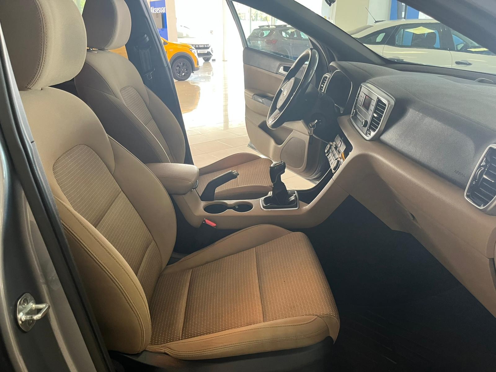 2021 Benzin Manuel Kia Sportage Gümüş Gri Ermat Motorlu Araçlar ve Tarım Ürünleri Sanayi Ticaret A.Ş.