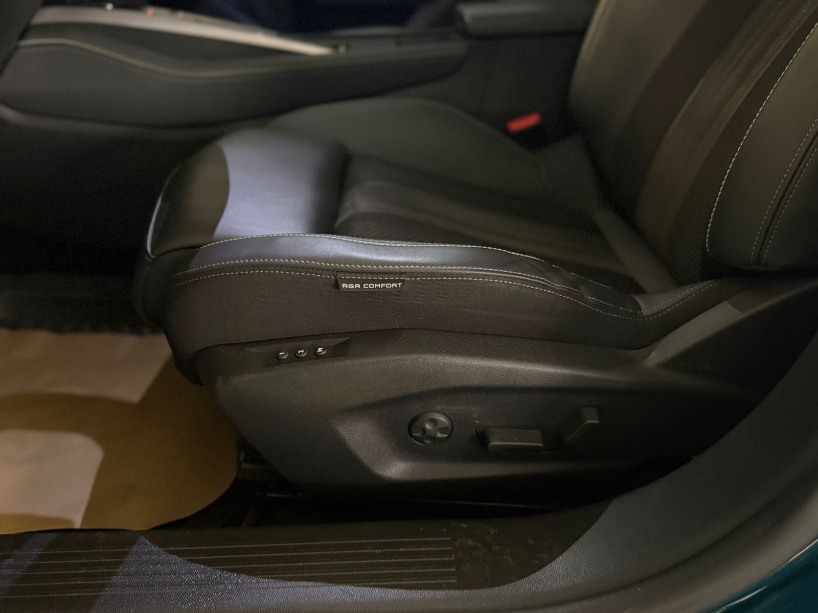 2024 Benzin Otomatik Peugeot 408 Mavi Ermat Motorlu Araçlar ve Tarım Ürünleri Sanayi Ticaret A.Ş.