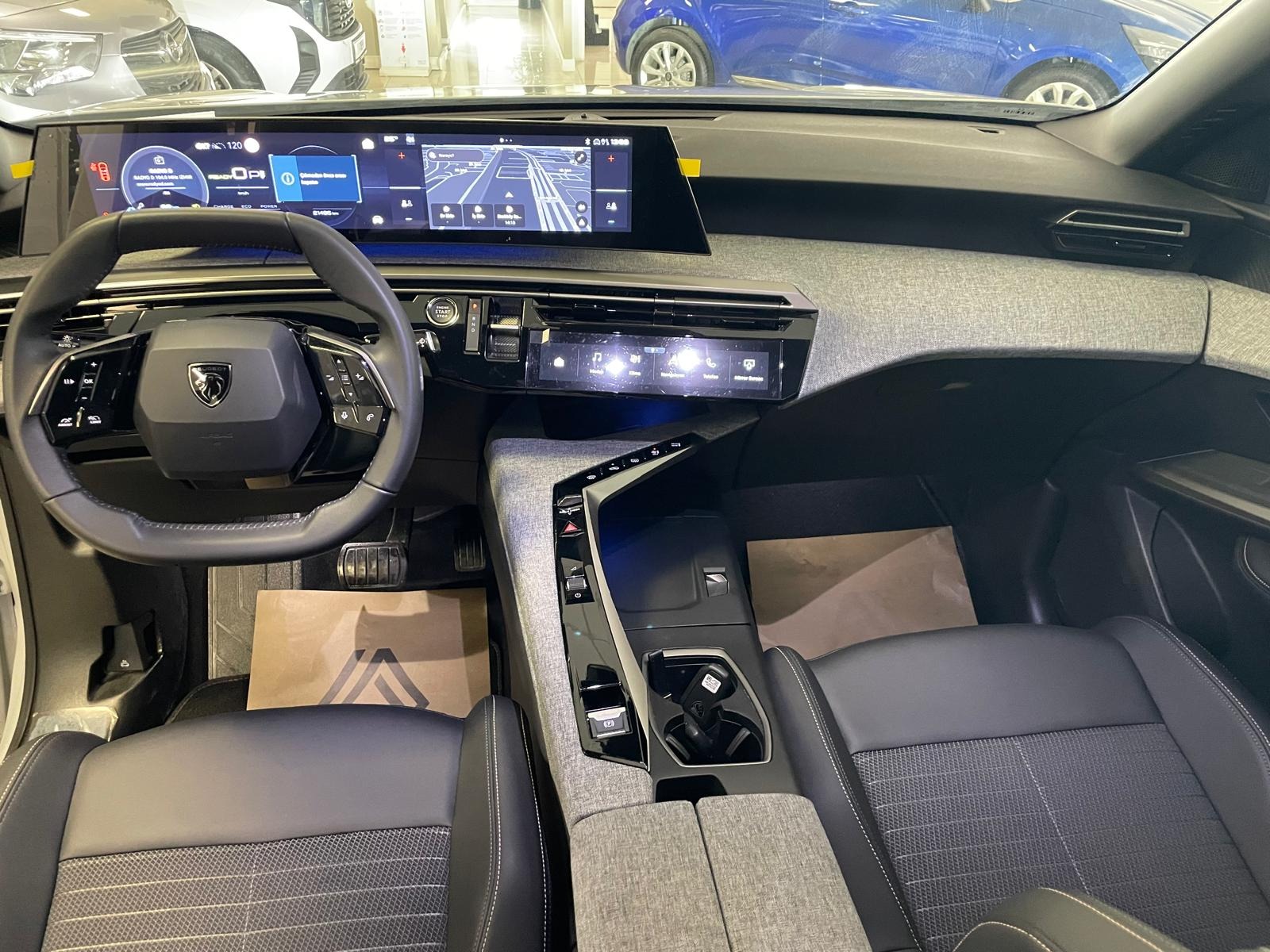 2024 Elektrik Otomatik Peugeot e-3008 Beyaz Ermat Motorlu Araçlar ve Tarım Ürünleri Sanayi Ticaret A.Ş.