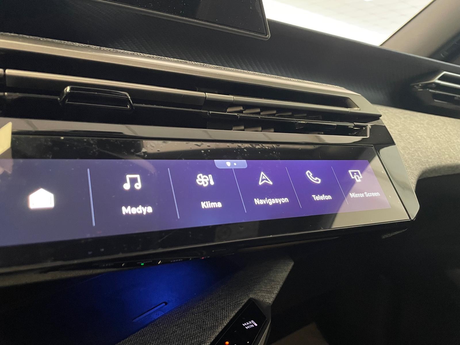 2024 Elektrik Otomatik Peugeot e-3008 Beyaz Ermat Motorlu Araçlar ve Tarım Ürünleri Sanayi Ticaret A.Ş.