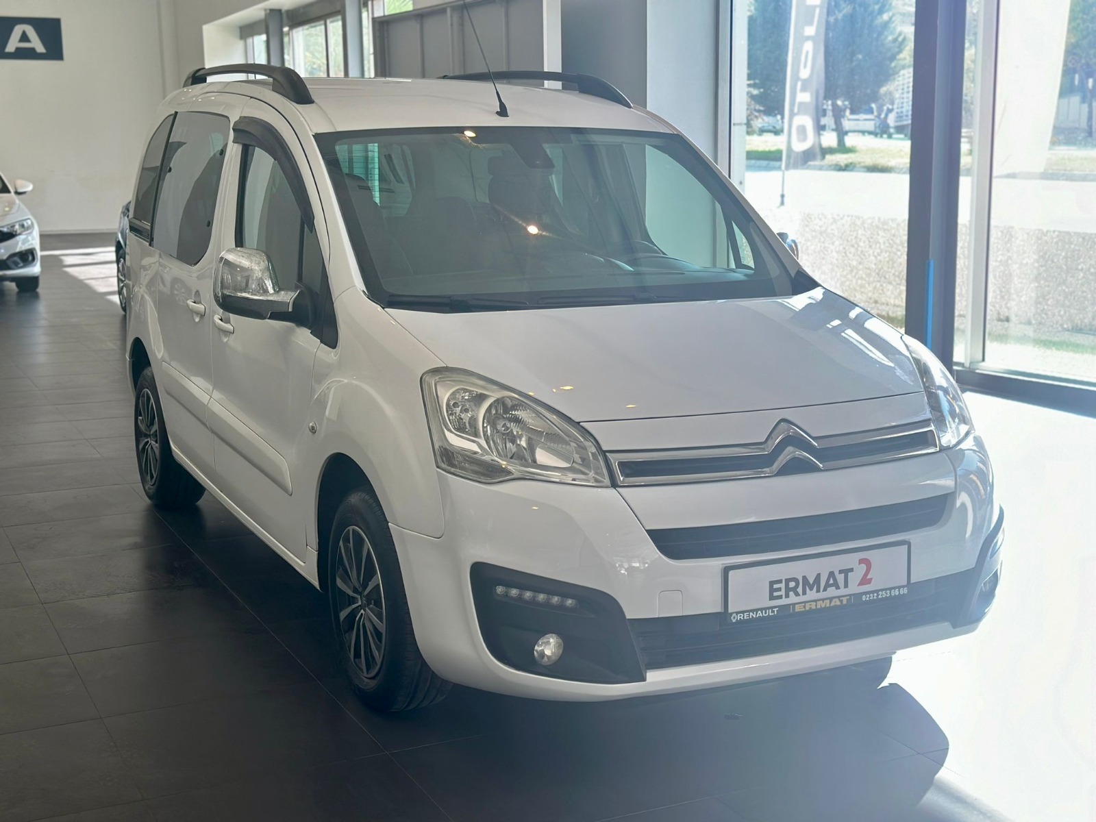 2017 Dizel Manuel Citroen Berlingo Beyaz Ermat Motorlu Araçlar ve Tarım Ürünleri Sanayi Ticaret A.Ş.