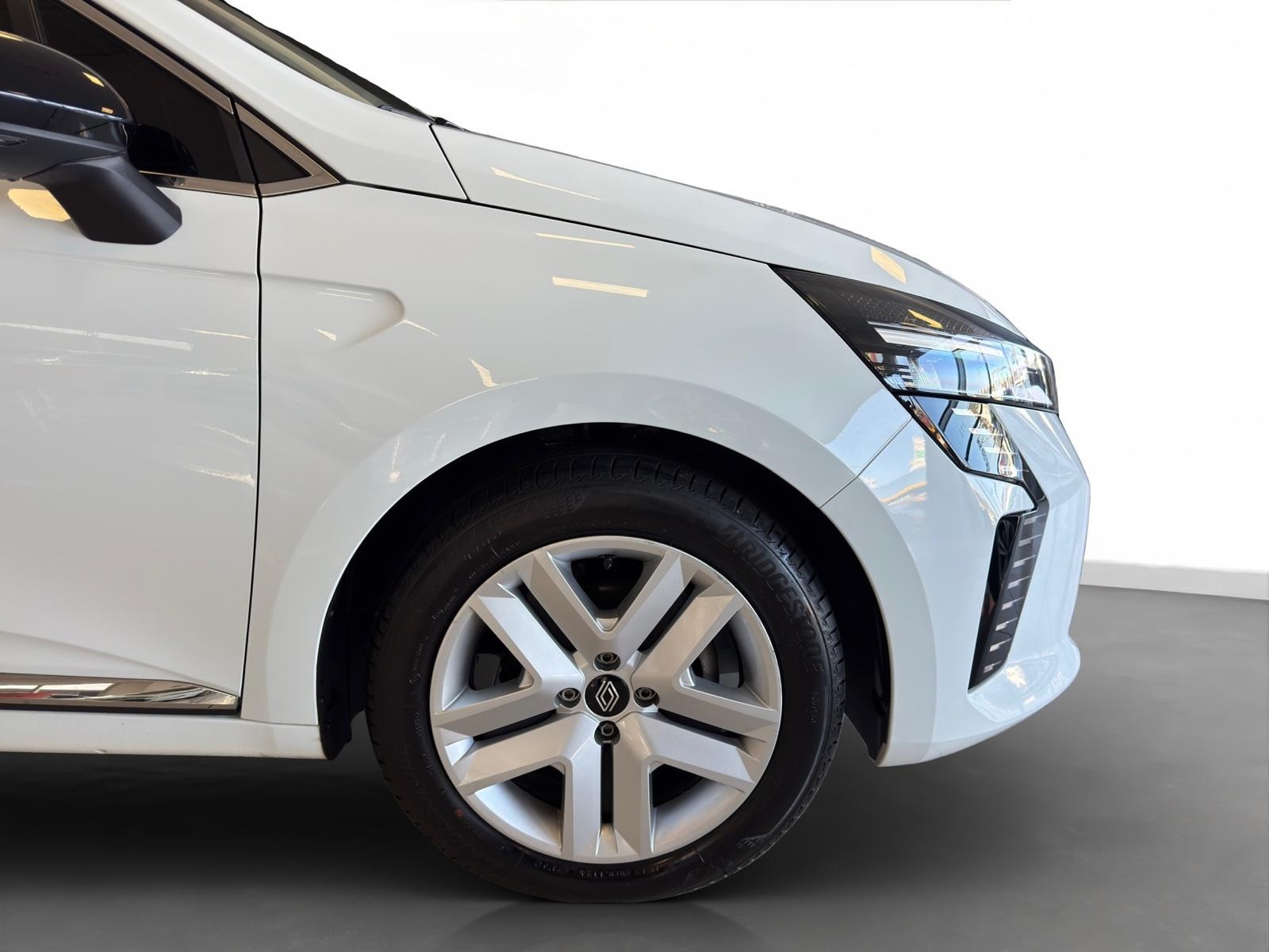 2024 Benzin Otomatik Renault Clio Beyaz Ermat Motorlu Araçlar ve Tarım Ürünleri Sanayi Ticaret A.Ş.