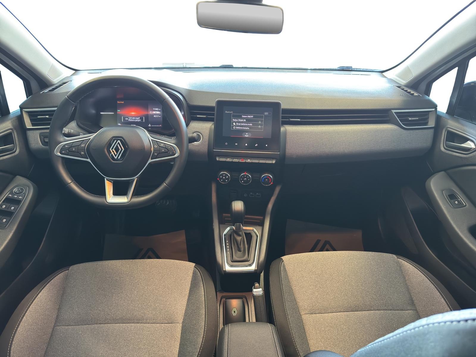 2024 Benzin Otomatik Renault Clio Beyaz Ermat Motorlu Araçlar ve Tarım Ürünleri Sanayi Ticaret A.Ş.