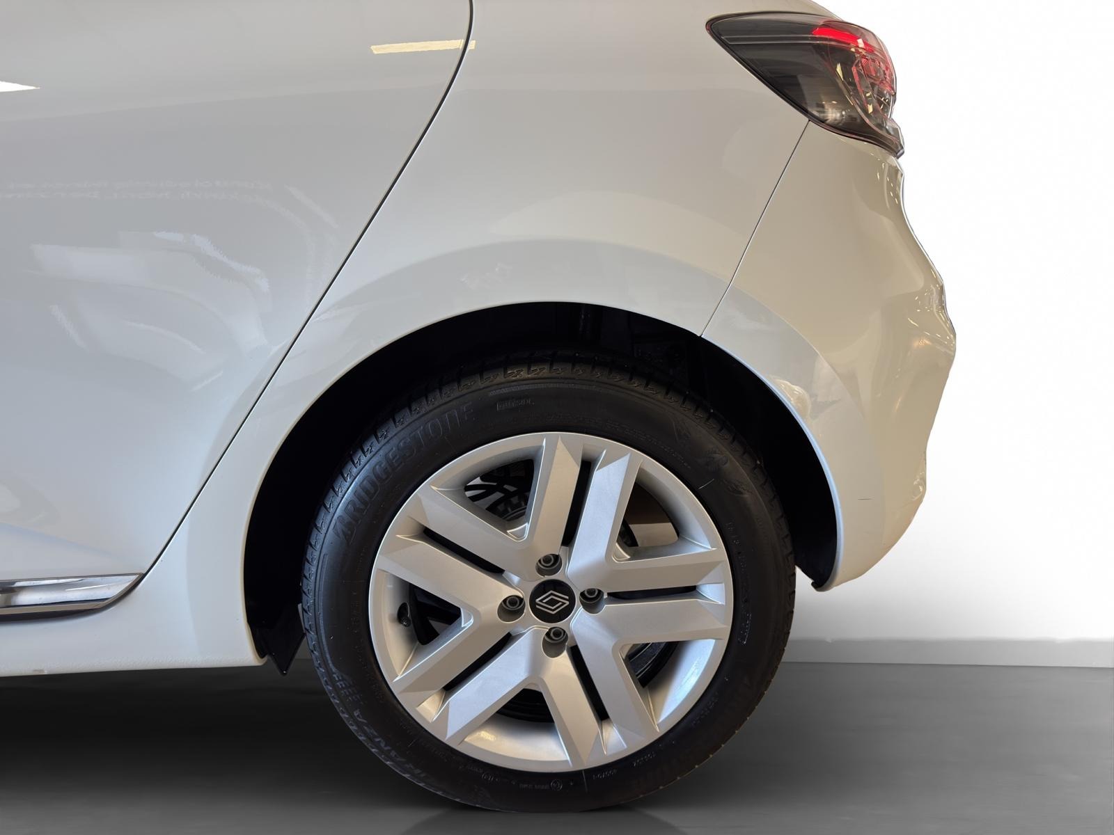 2024 Benzin Otomatik Renault Clio Beyaz Ermat Motorlu Araçlar ve Tarım Ürünleri Sanayi Ticaret A.Ş.