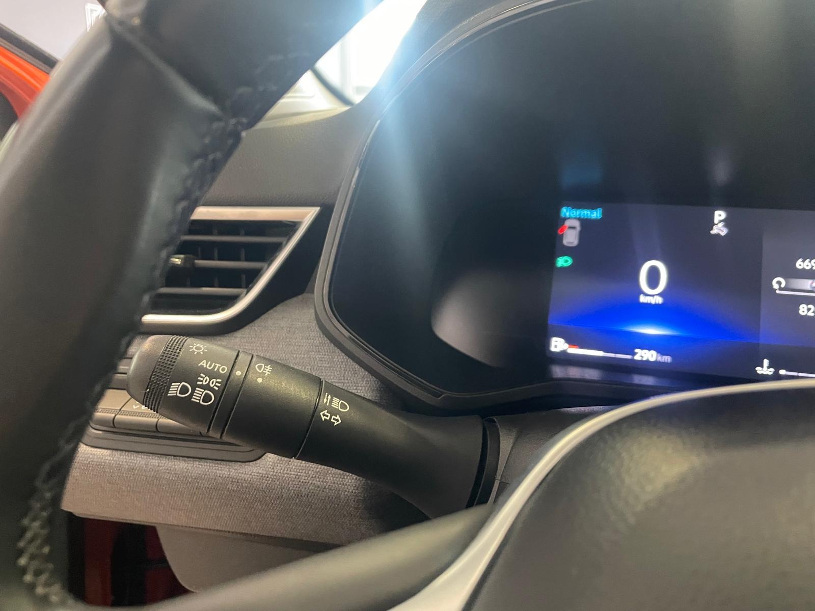 2024 Benzin Otomatik Renault Clio Turuncu Ermat Motorlu Araçlar ve Tarım Ürünleri Sanayi Ticaret A.Ş.